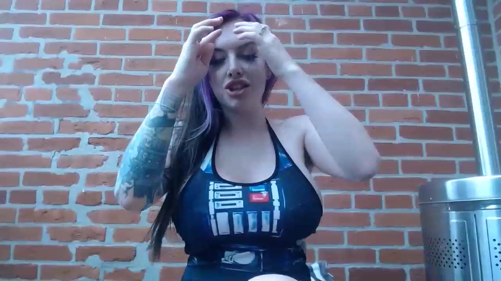 Gallery image thumbnail from Cubbixoxo's myfreecams stream on, 05/04/2023, 22:12 image 1 of 20