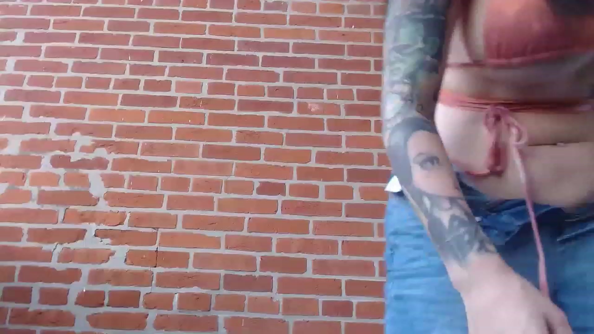 Gallery image thumbnail from Cubbixoxo's myfreecams stream on, 05/13/2023, 24:31 image 17 of 20