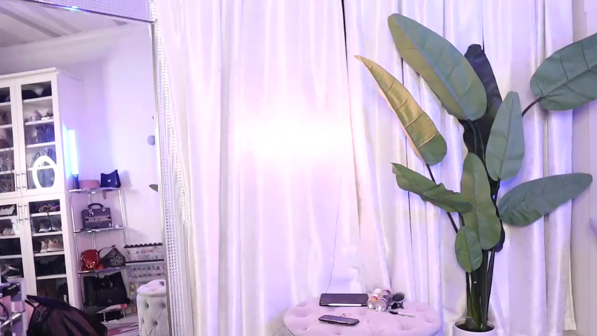 Gallery image thumbnail from Cubbixoxo's myfreecams stream on, 05/28/2023, 04:09 image 20 of 20