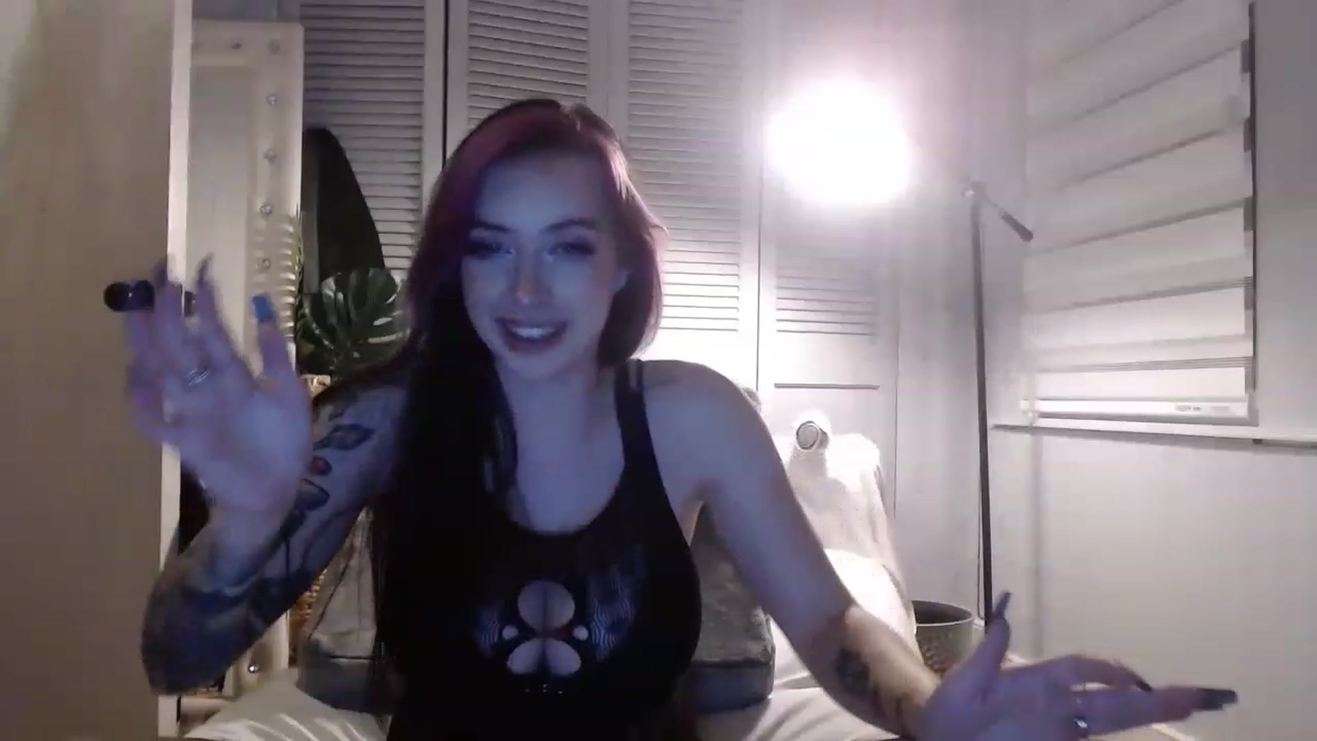 Gallery image thumbnail from Cubbixoxo's myfreecams stream on, 06/01/2023, 05:15 image 18 of 20