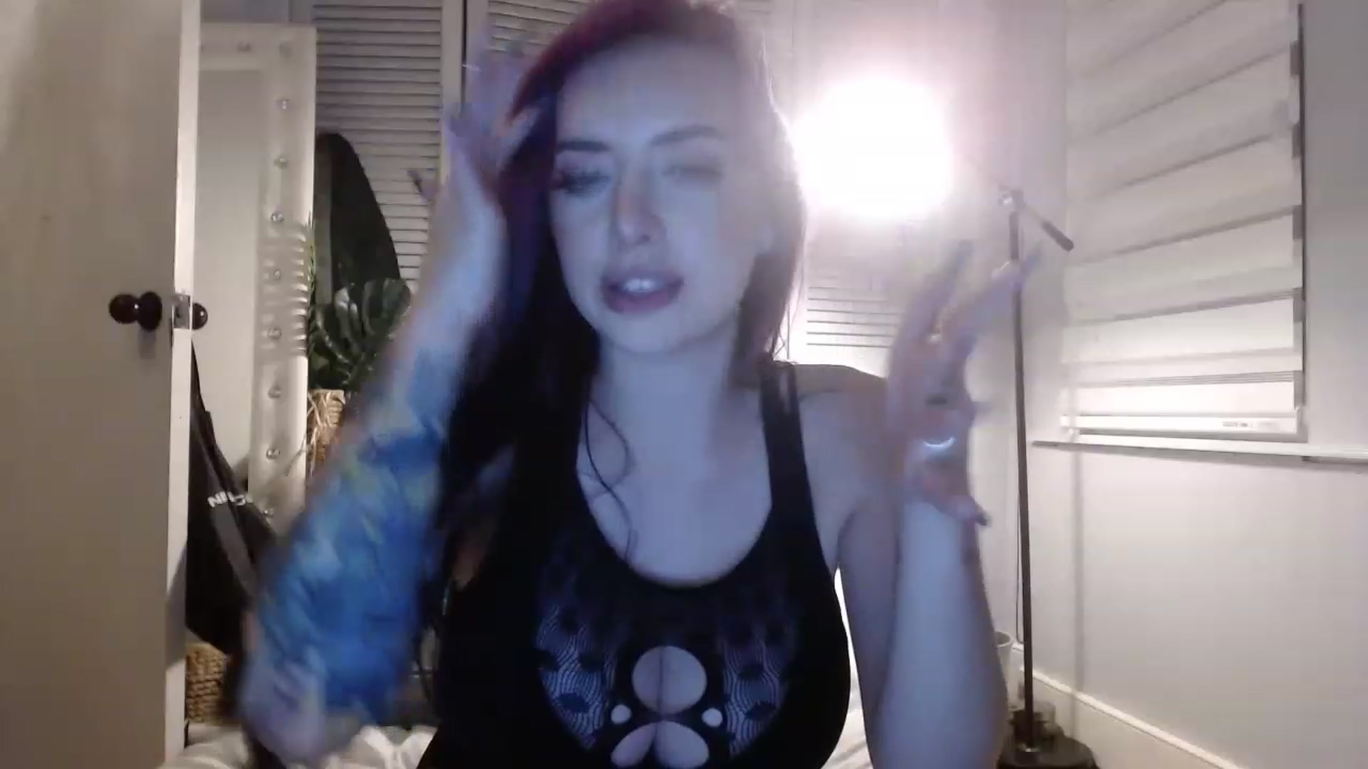 Gallery image thumbnail from Cubbixoxo's myfreecams stream on, 06/01/2023, 05:15 image 15 of 20