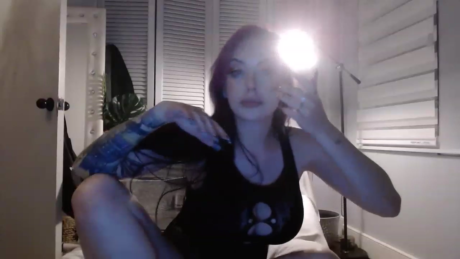 Gallery image thumbnail from Cubbixoxo's myfreecams stream on, 06/01/2023, 05:15 image 16 of 20