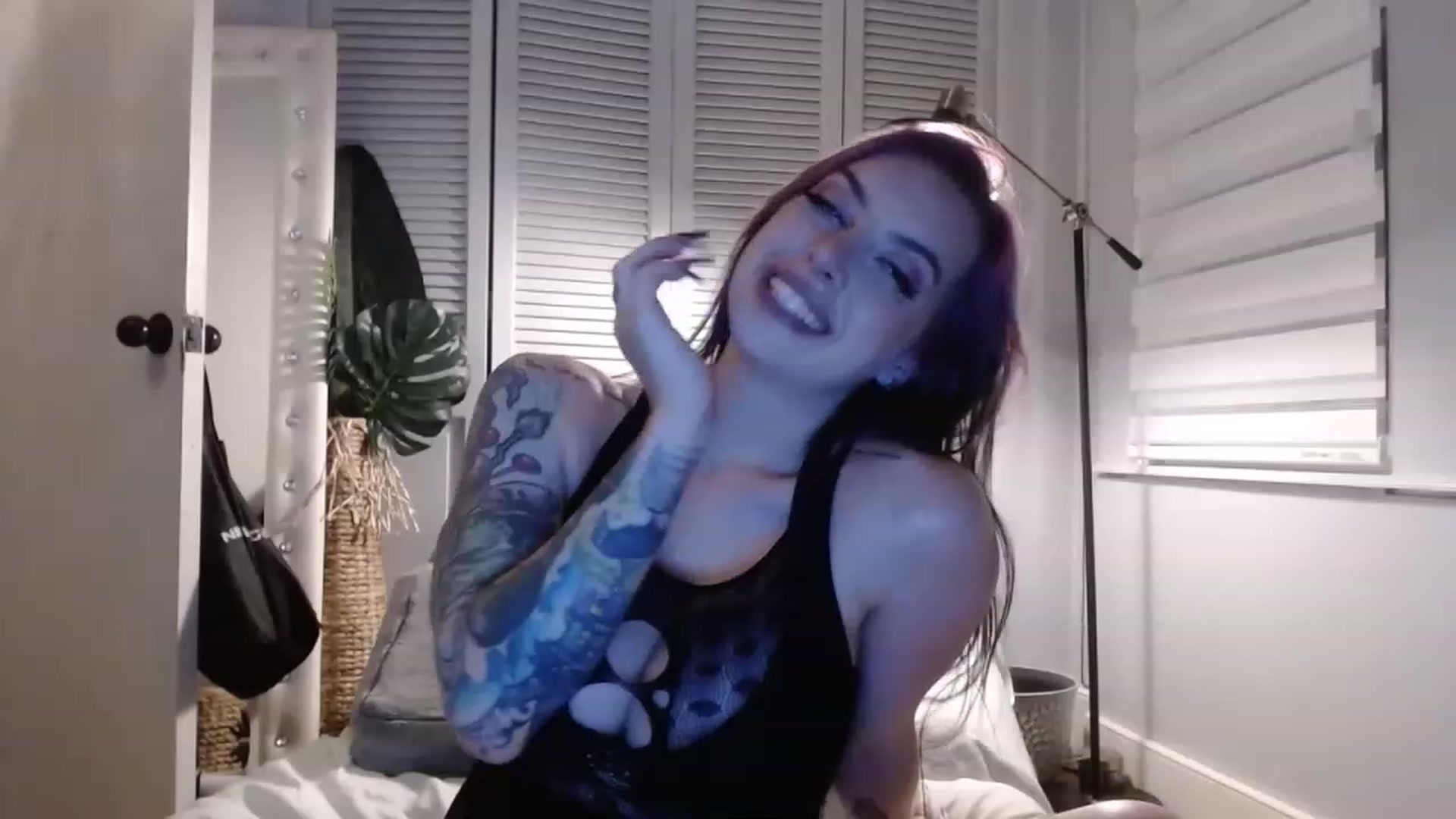 Gallery image thumbnail from Cubbixoxo's myfreecams stream on, 06/01/2023, 05:15 image 9 of 20