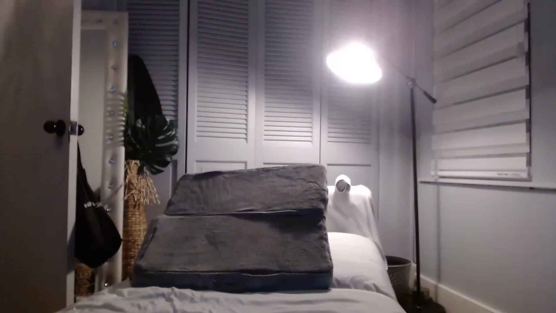 Gallery image thumbnail from Cubbixoxo's myfreecams stream on, 06/01/2023, 05:15 image 10 of 20