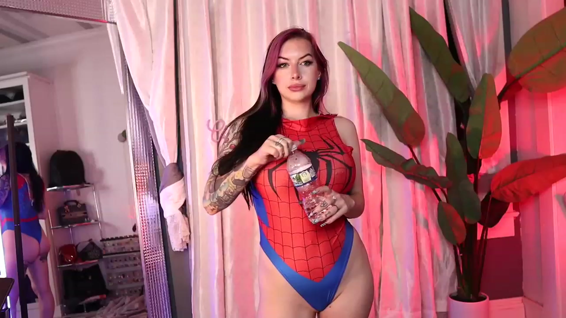 Gallery image thumbnail from Cubbixoxo's myfreecams stream on, 06/02/2023, 05:40 image 1 of 20