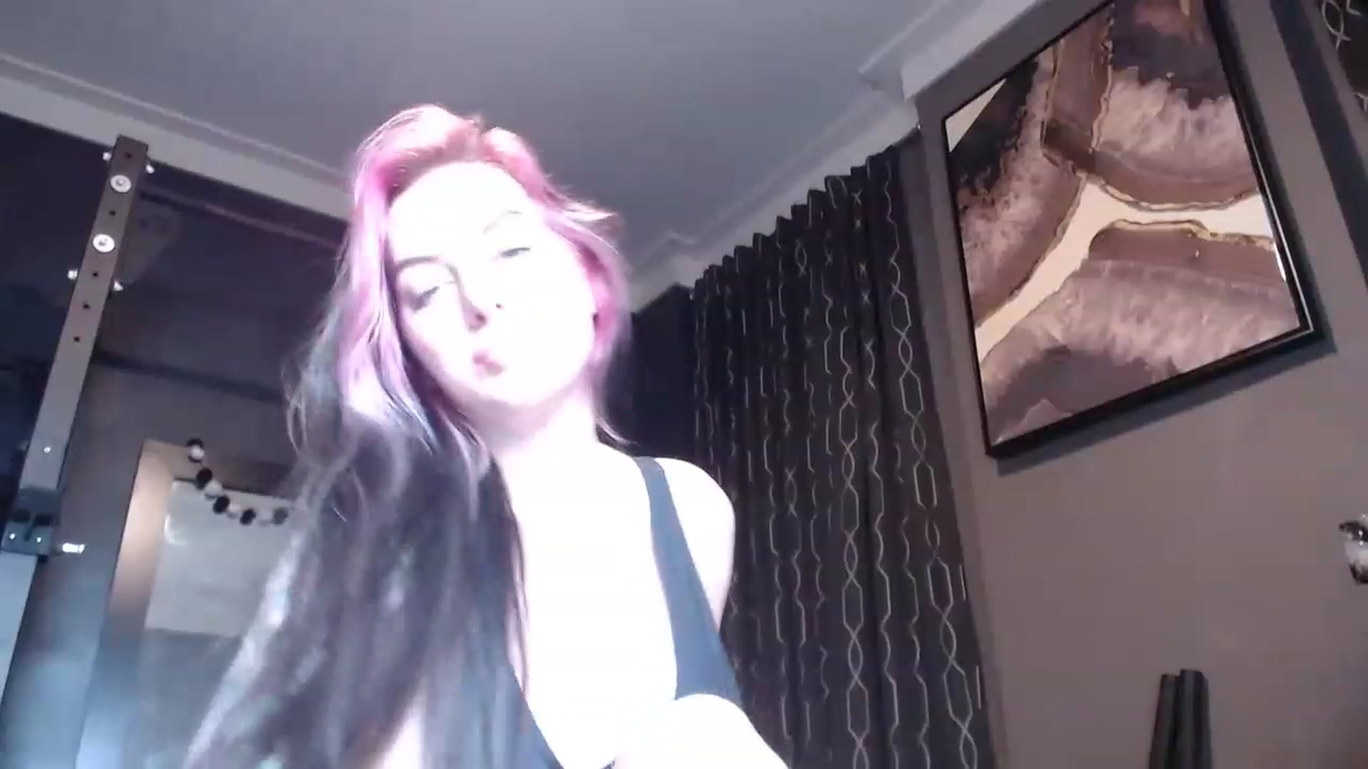 Gallery image thumbnail from Cubbixoxo's myfreecams stream on, 06/04/2023, 23:10 image 13 of 20