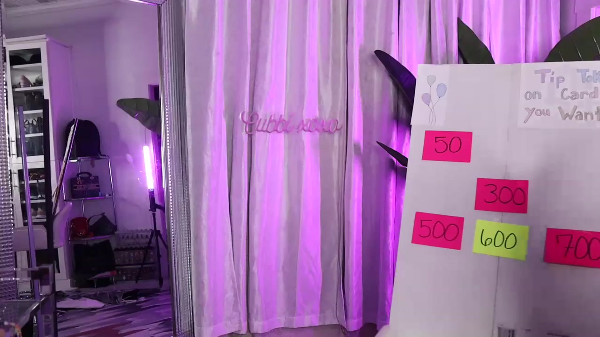 Gallery image thumbnail from Cubbixoxo's myfreecams stream on, 06/11/2023, 05:14 image 2 of 20