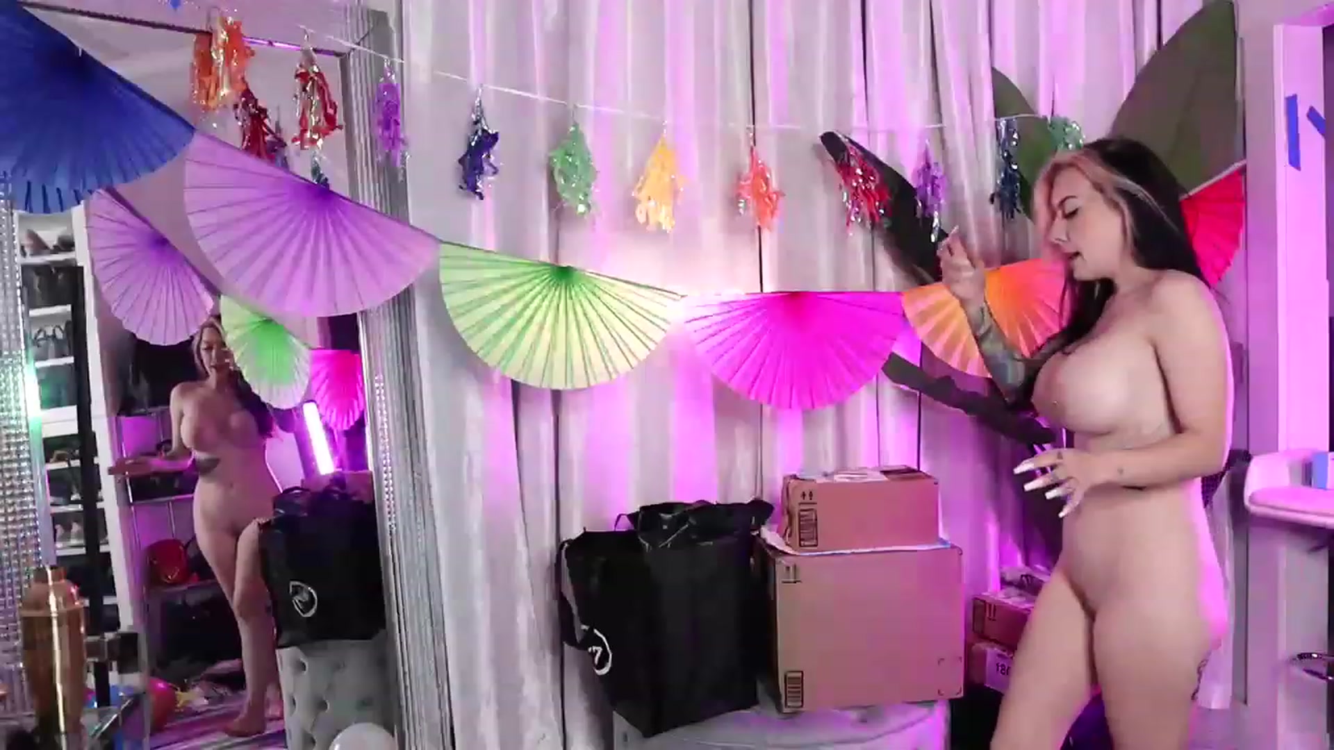 Gallery image thumbnail from Cubbixoxo's myfreecams stream on, 06/25/2023, 05:51 image 3 of 20