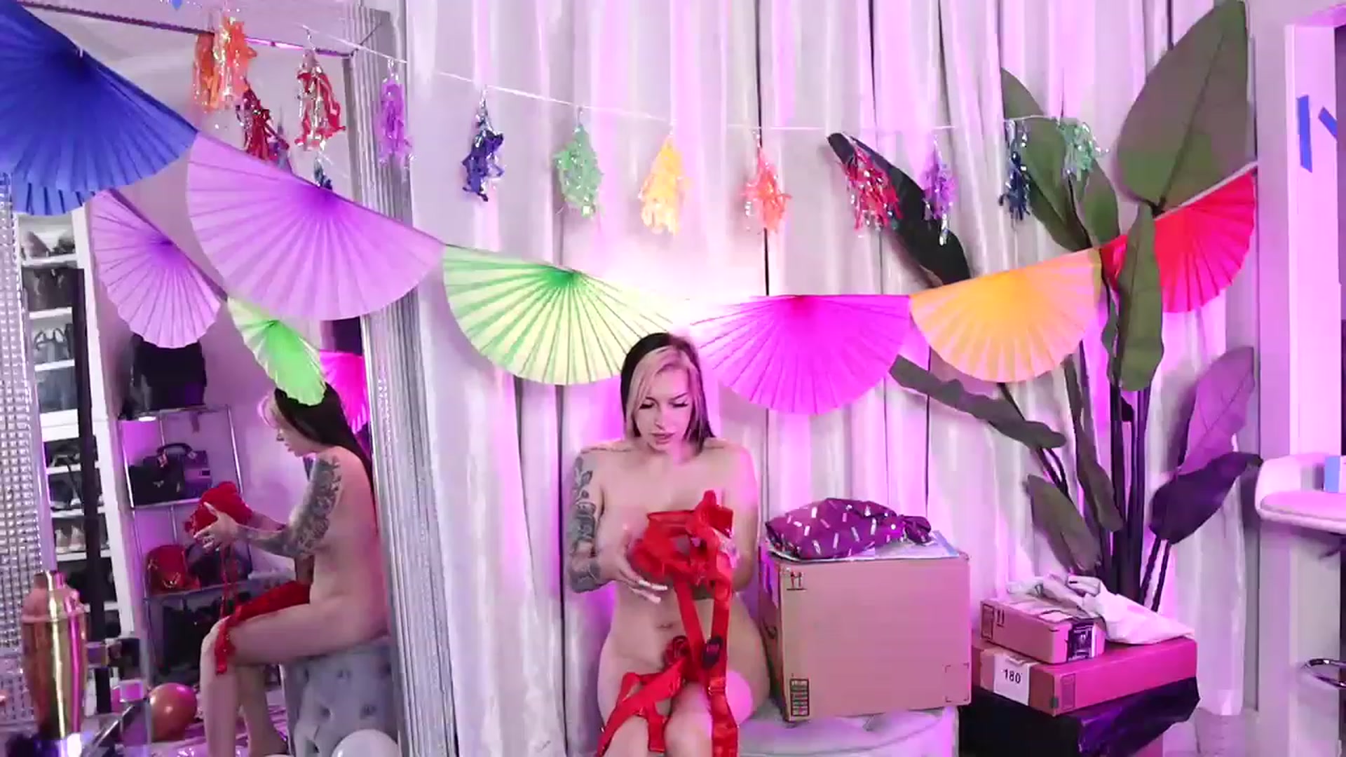 Gallery image thumbnail from Cubbixoxo's myfreecams stream on, 06/25/2023, 06:38 image 5 of 20