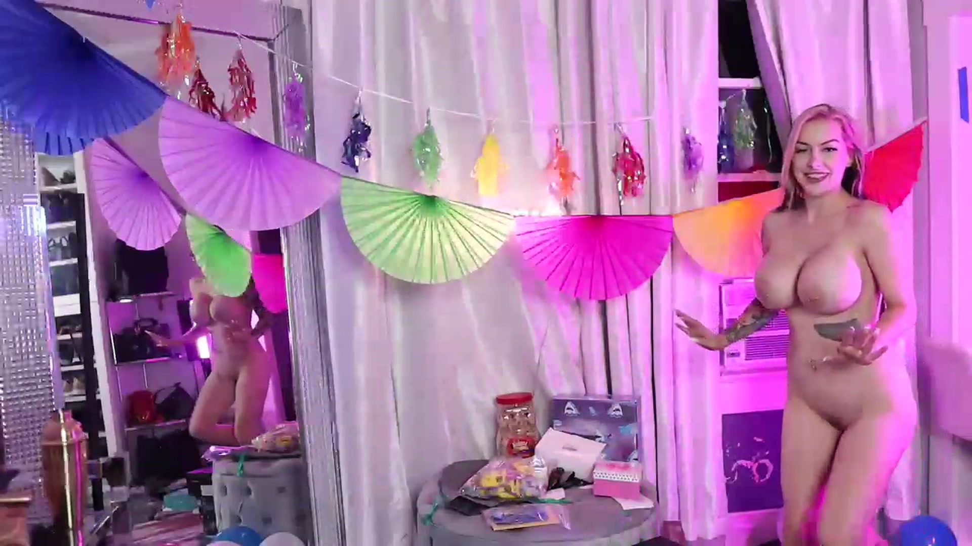 Gallery image thumbnail from Cubbixoxo's myfreecams stream on, 06/26/2023, 03:36 image 9 of 20