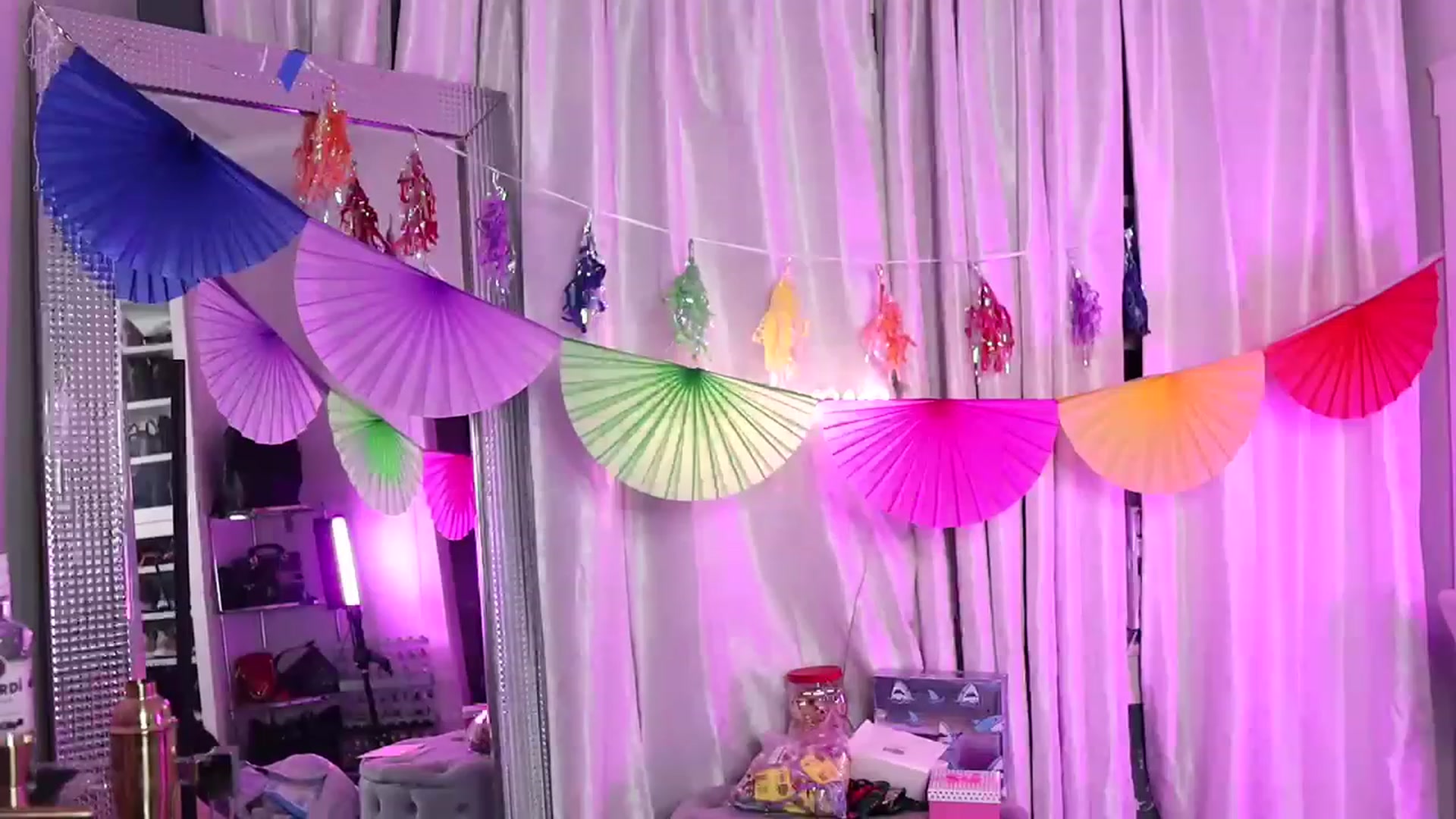 Gallery image thumbnail from Cubbixoxo's myfreecams stream on, 06/26/2023, 04:07 image 17 of 20