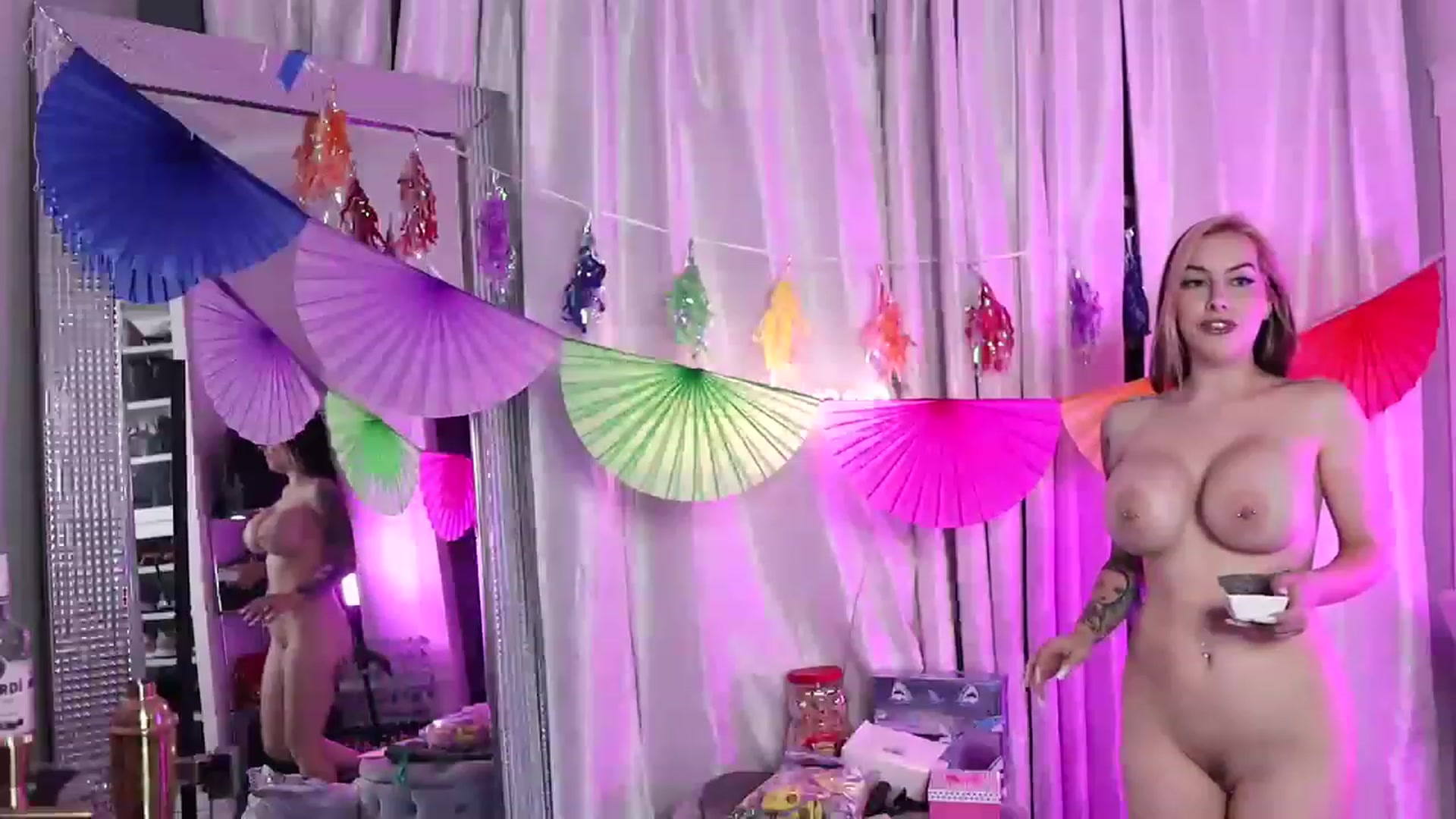 Gallery image thumbnail from Cubbixoxo's myfreecams stream on, 06/26/2023, 04:07 image 11 of 20