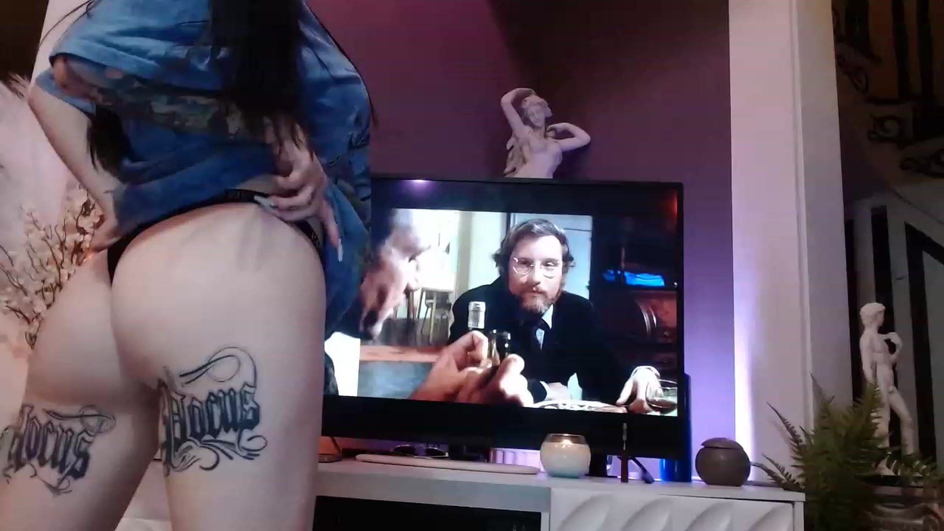 Gallery image thumbnail from Cubbixoxo's myfreecams stream on, 06/27/2023, 04:51 image 6 of 20