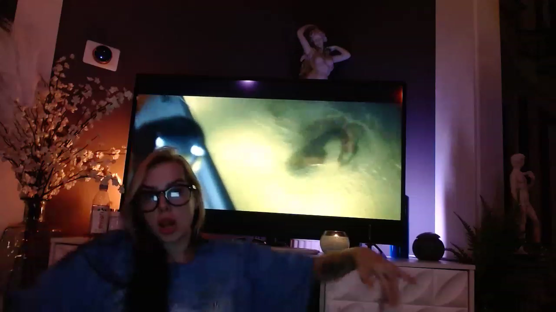 Gallery image thumbnail from Cubbixoxo's myfreecams stream on, 06/27/2023, 04:51 image 8 of 20