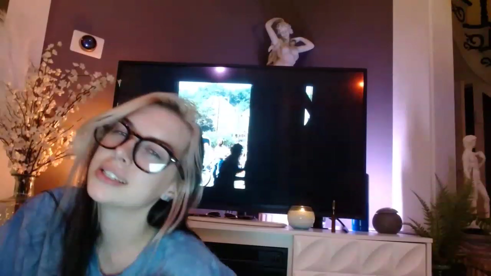 Gallery image thumbnail from Cubbixoxo's myfreecams stream on, 06/27/2023, 04:51 image 9 of 20