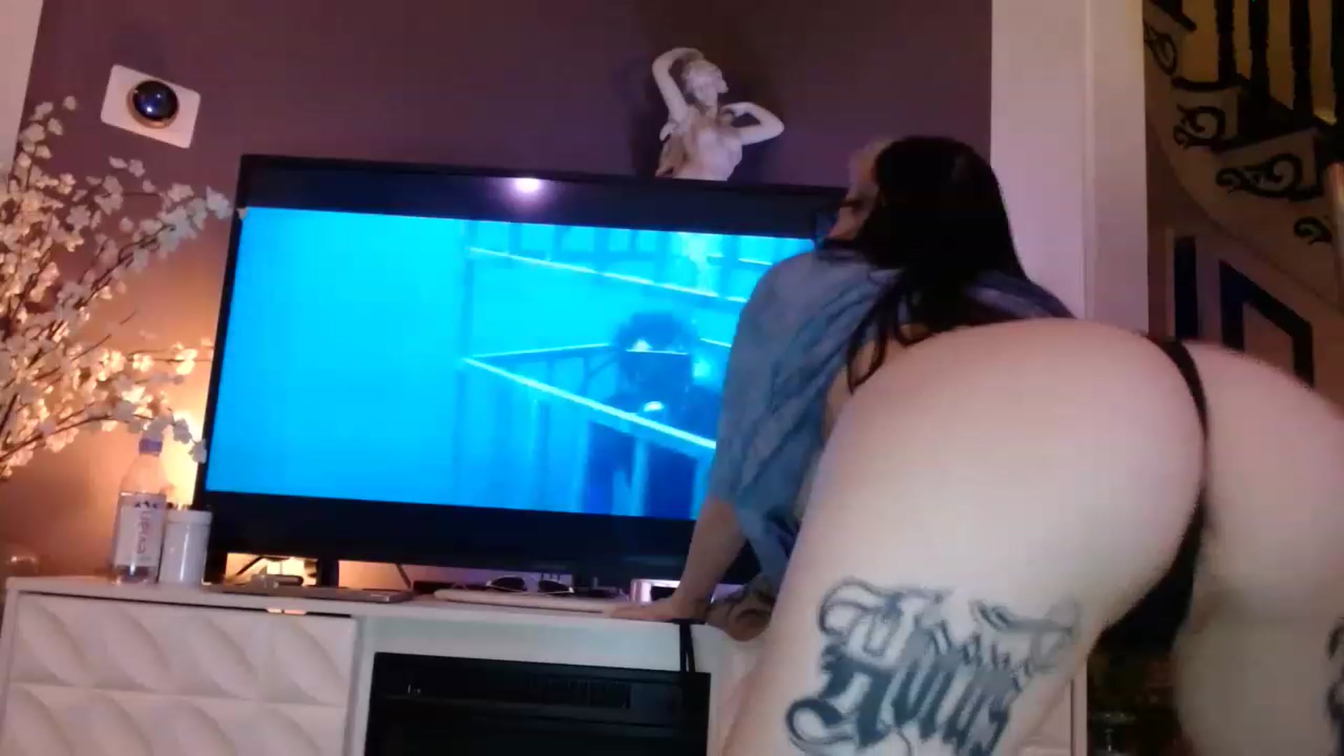 Gallery image thumbnail from Cubbixoxo's myfreecams stream on, 06/27/2023, 05:15 image 8 of 20