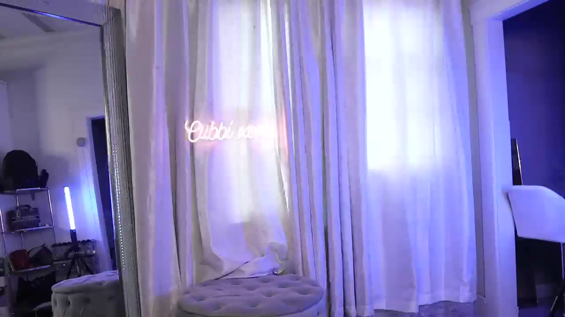 Gallery image thumbnail from Cubbixoxo's myfreecams stream on, 07/05/2023, 23:53 image 3 of 20