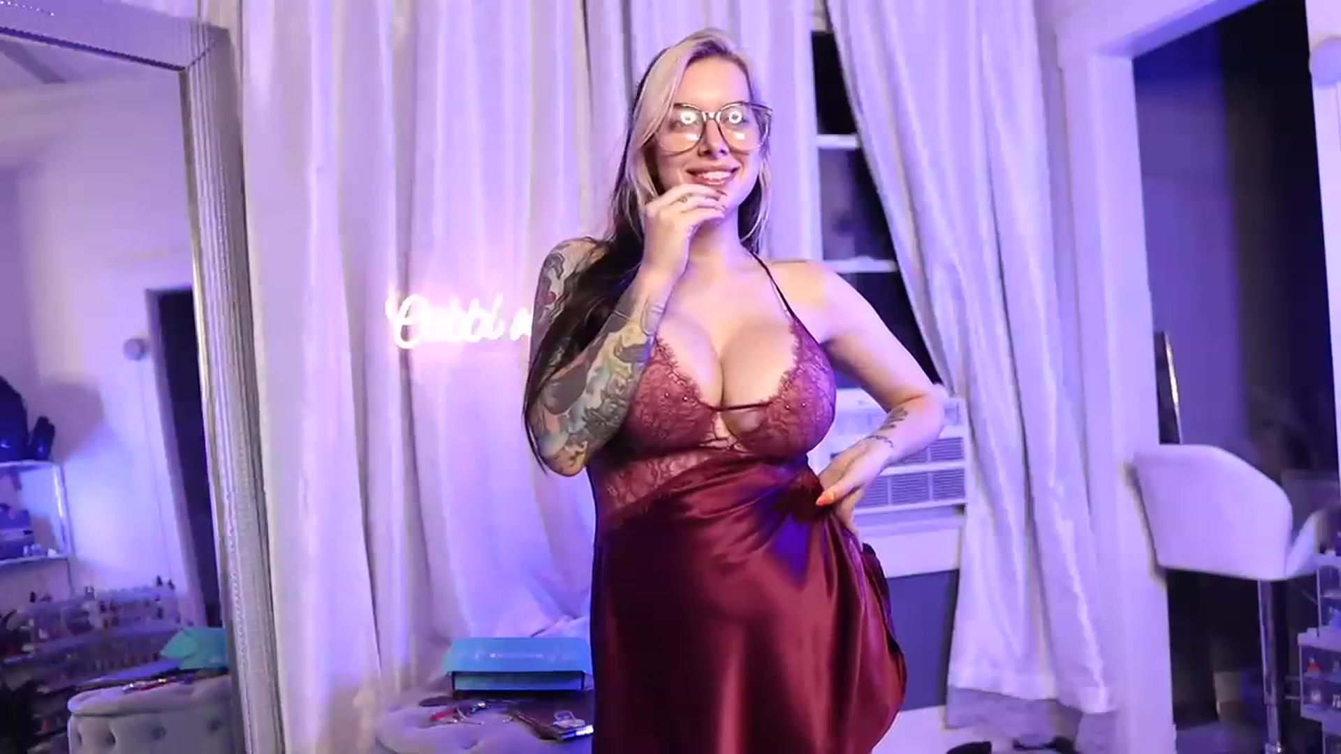 Gallery image thumbnail from Cubbixoxo's myfreecams stream on, 07/08/2023, 03:36 image 3 of 20