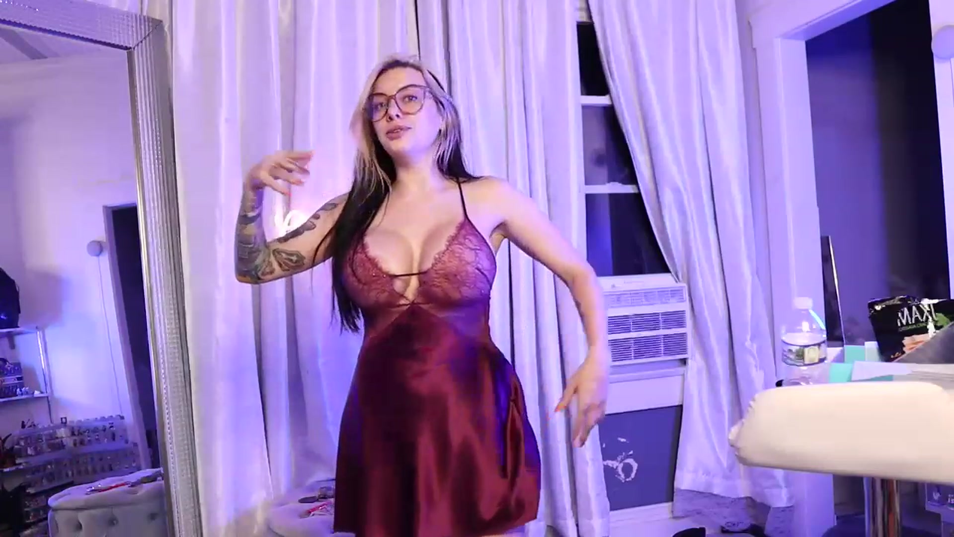 Gallery image thumbnail from Cubbixoxo's myfreecams stream on, 07/08/2023, 05:23 image 17 of 20