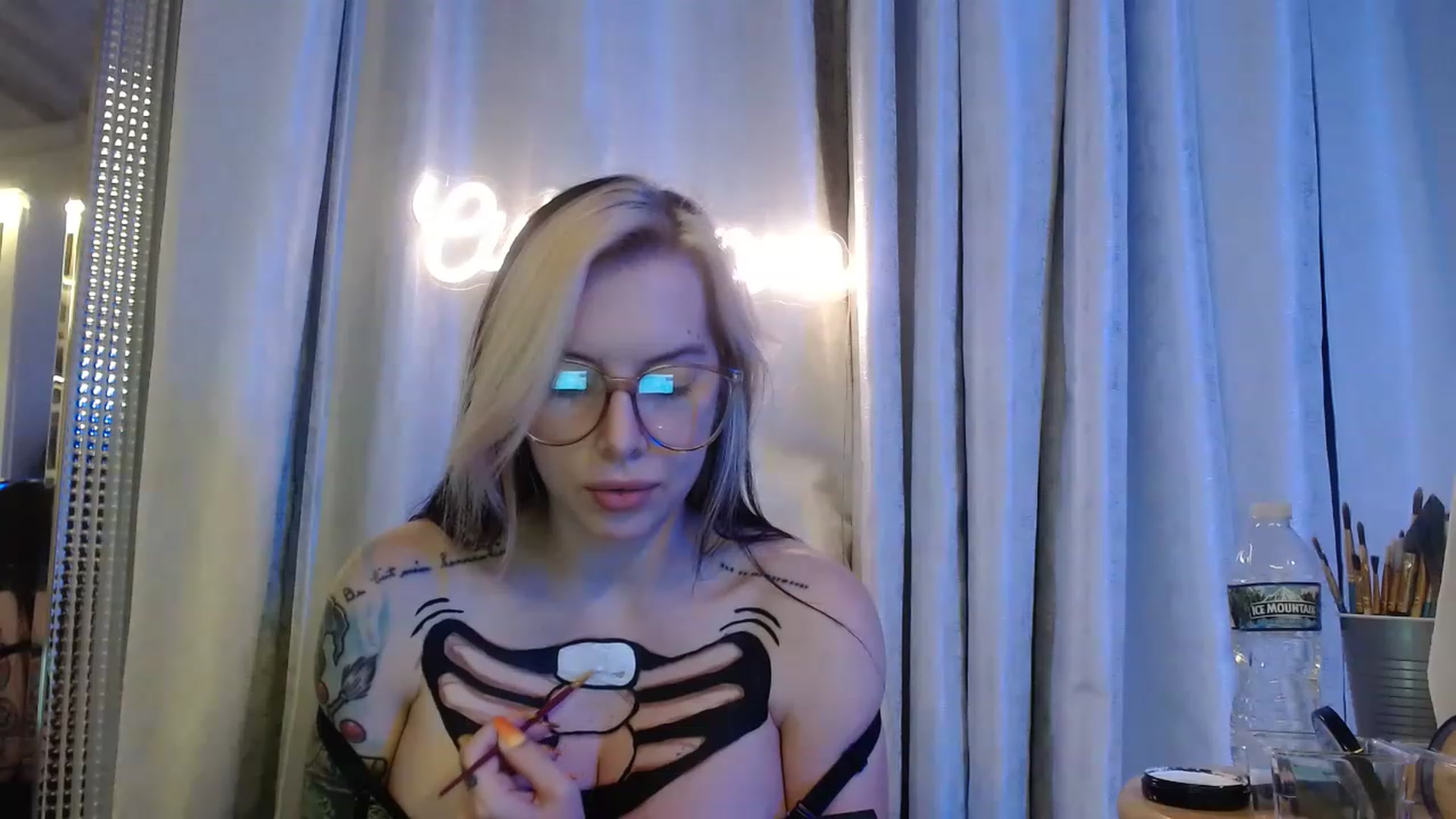 Gallery image thumbnail from Cubbixoxo's myfreecams stream on, 07/12/2023, 05:17 image 9 of 20