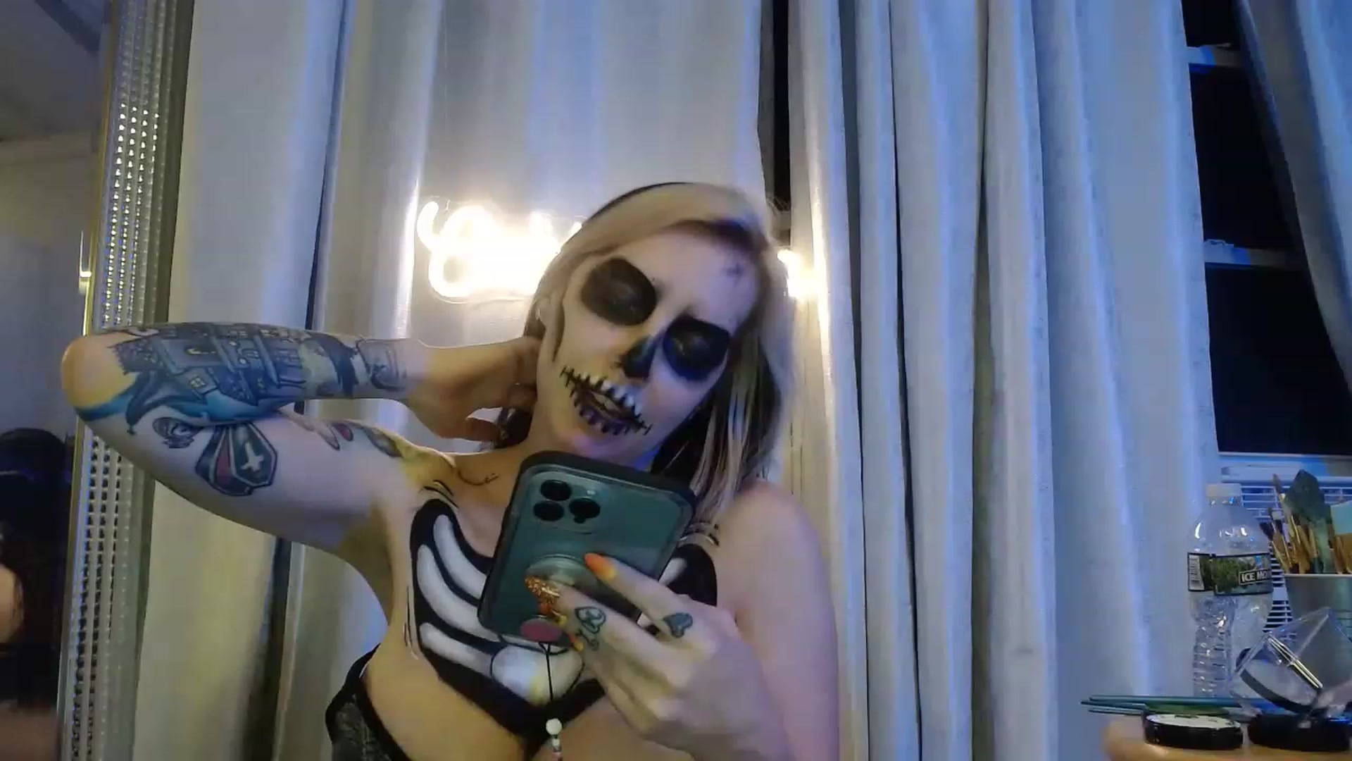 Gallery image thumbnail from Cubbixoxo's myfreecams stream on, 07/12/2023, 06:40 image 18 of 20