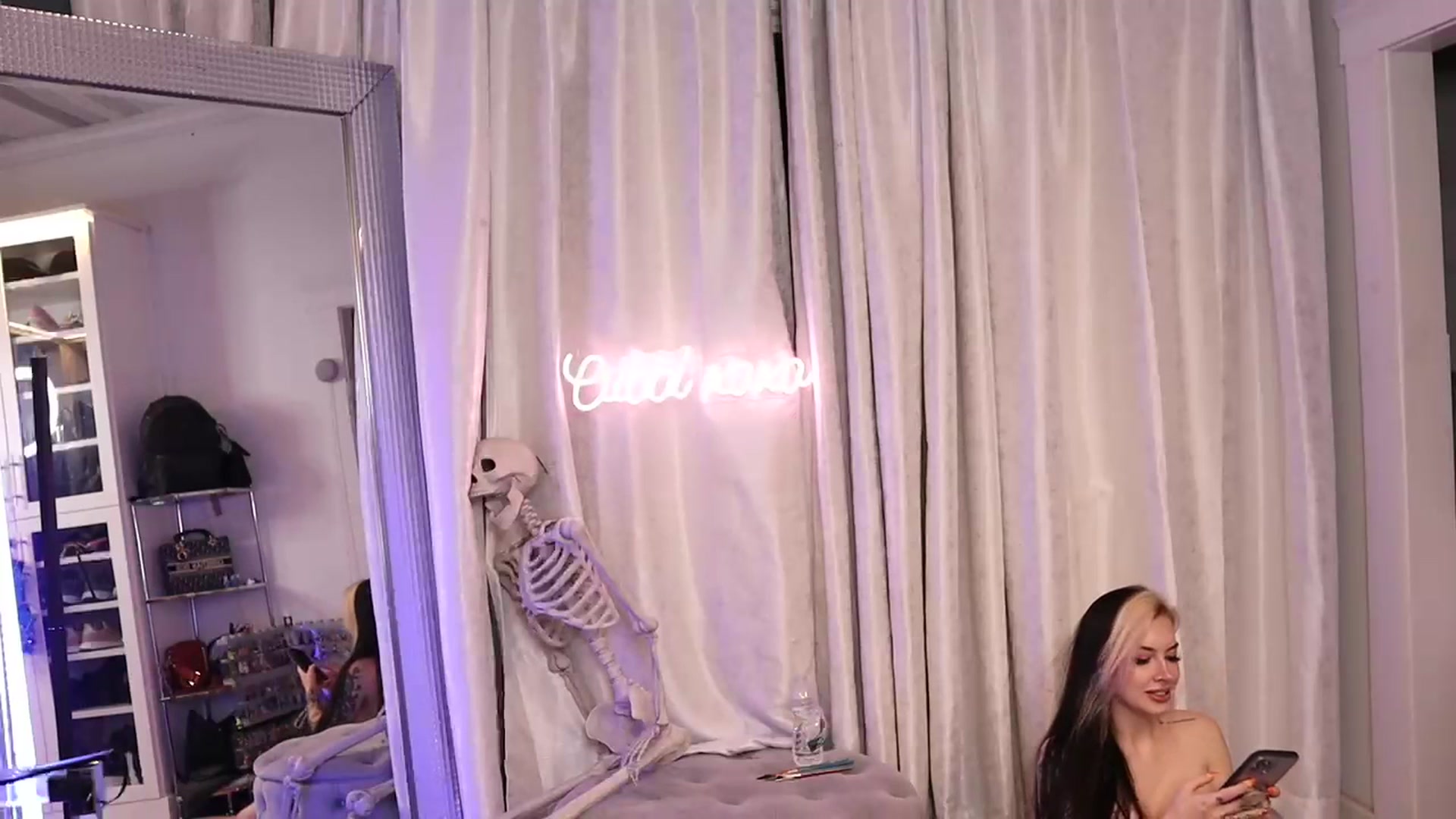 Gallery image thumbnail from Cubbixoxo's myfreecams stream on, 07/15/2023, 05:24 image 1 of 20