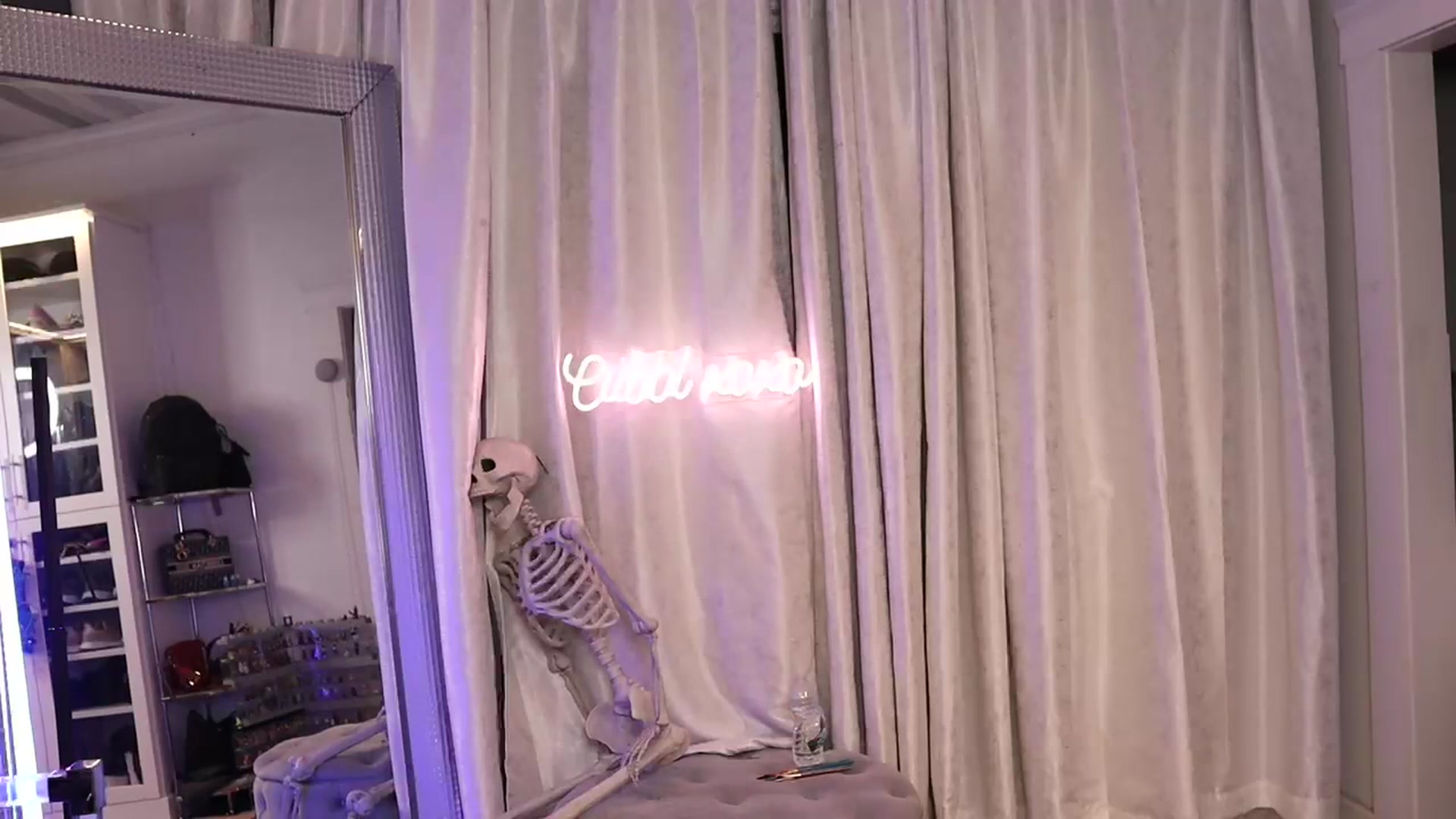 Gallery image thumbnail from Cubbixoxo's myfreecams stream on, 07/15/2023, 05:24 image 5 of 20