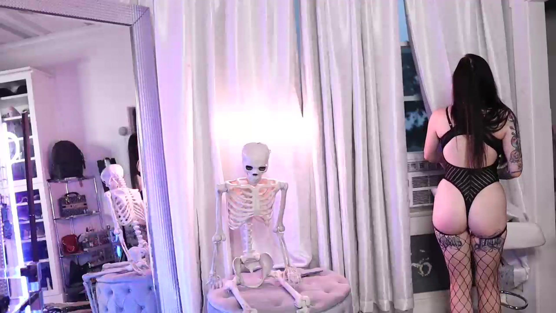 Gallery image thumbnail from Cubbixoxo's myfreecams stream on, 07/16/2023, 02:15 image 5 of 20