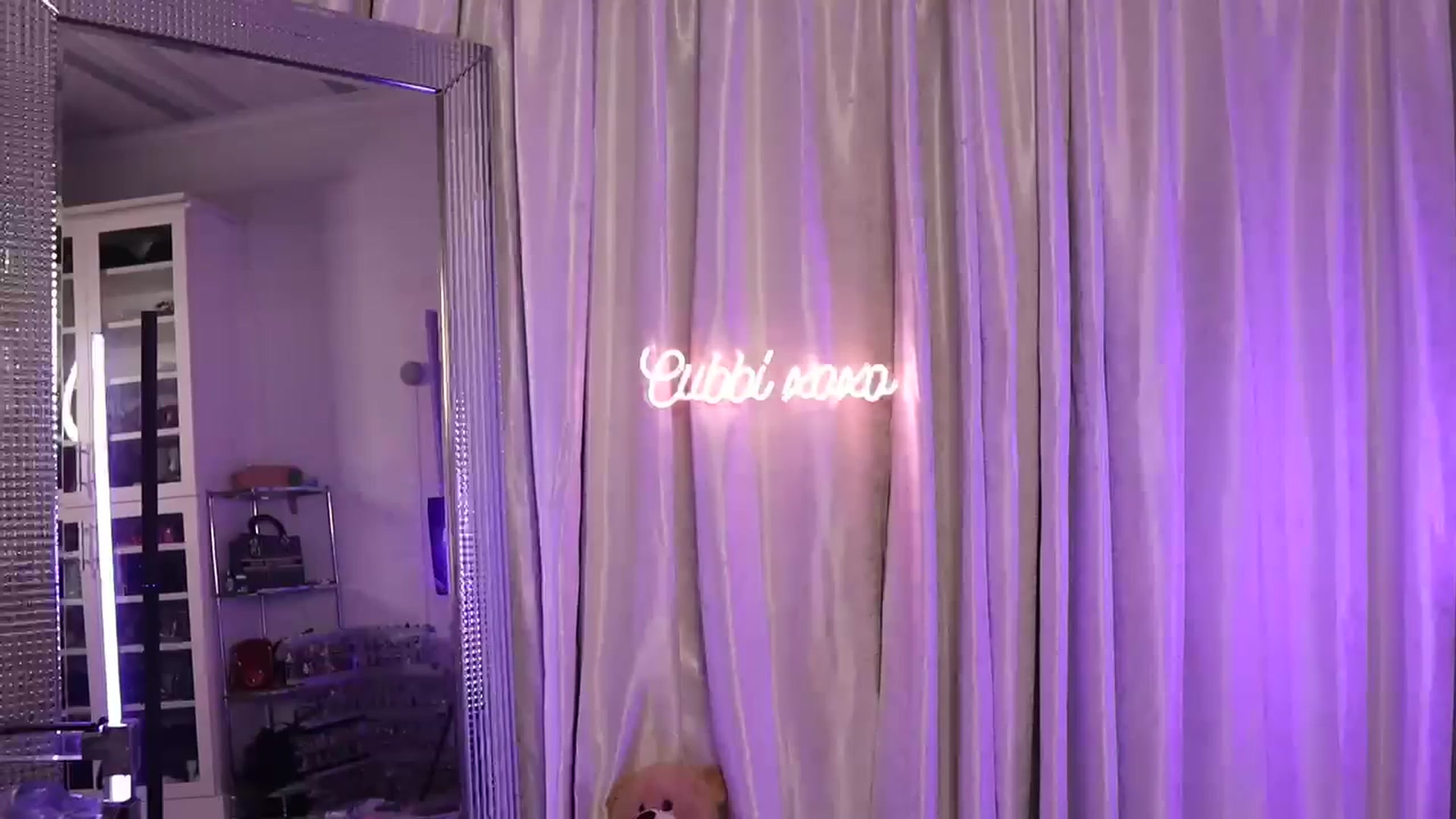 Gallery image thumbnail from Cubbixoxo's myfreecams stream on, 08/13/2023, 04:52 image 3 of 20