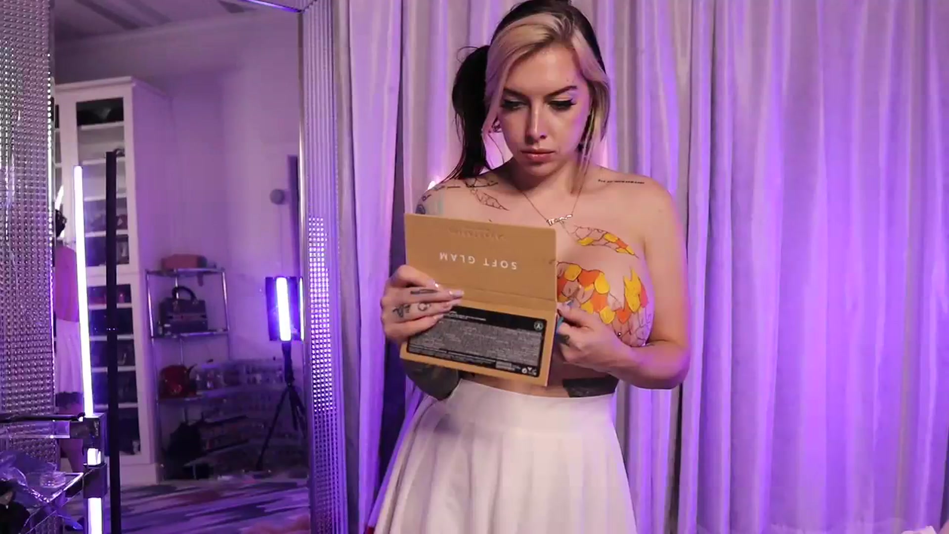 Gallery image thumbnail from Cubbixoxo's myfreecams stream on, 08/14/2023, 04:10 image 11 of 20