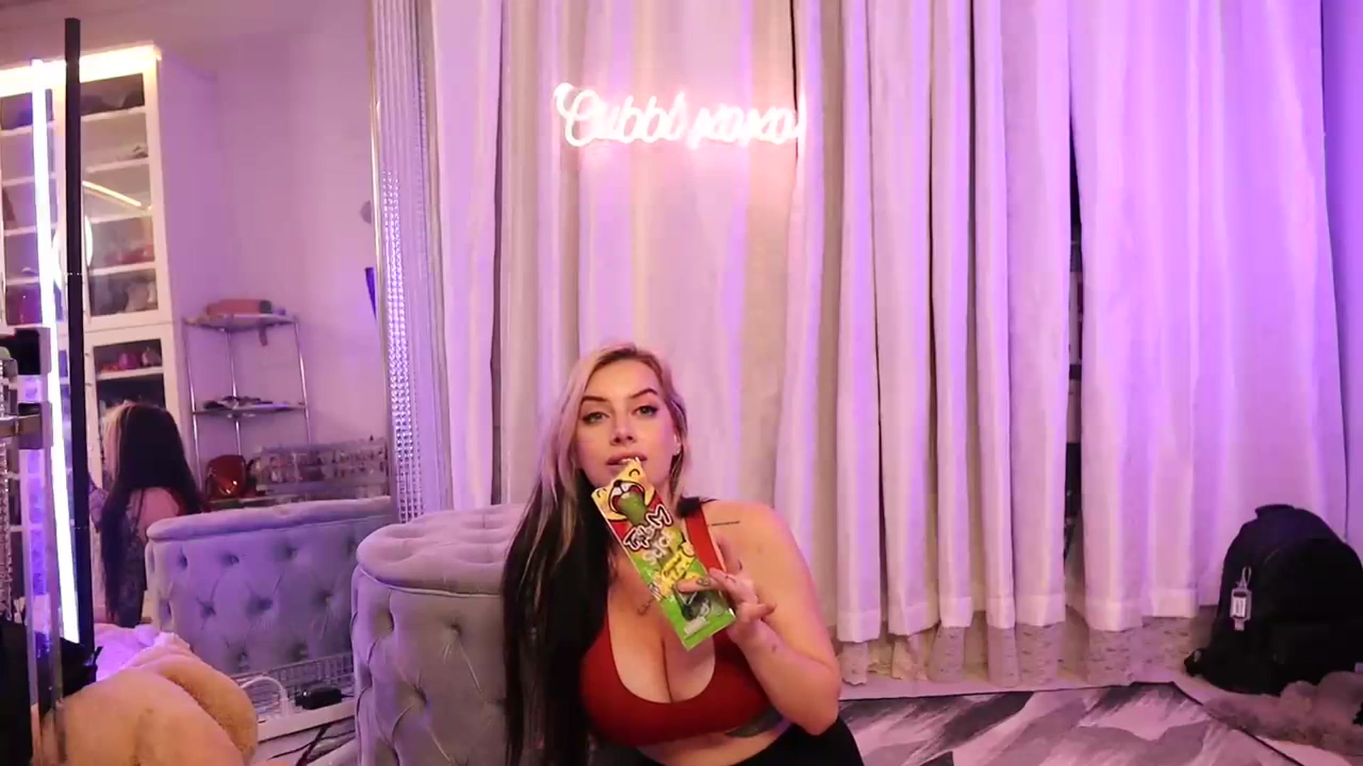 Gallery image thumbnail from Cubbixoxo's myfreecams stream on, 08/22/2023, 04:14 image 15 of 20