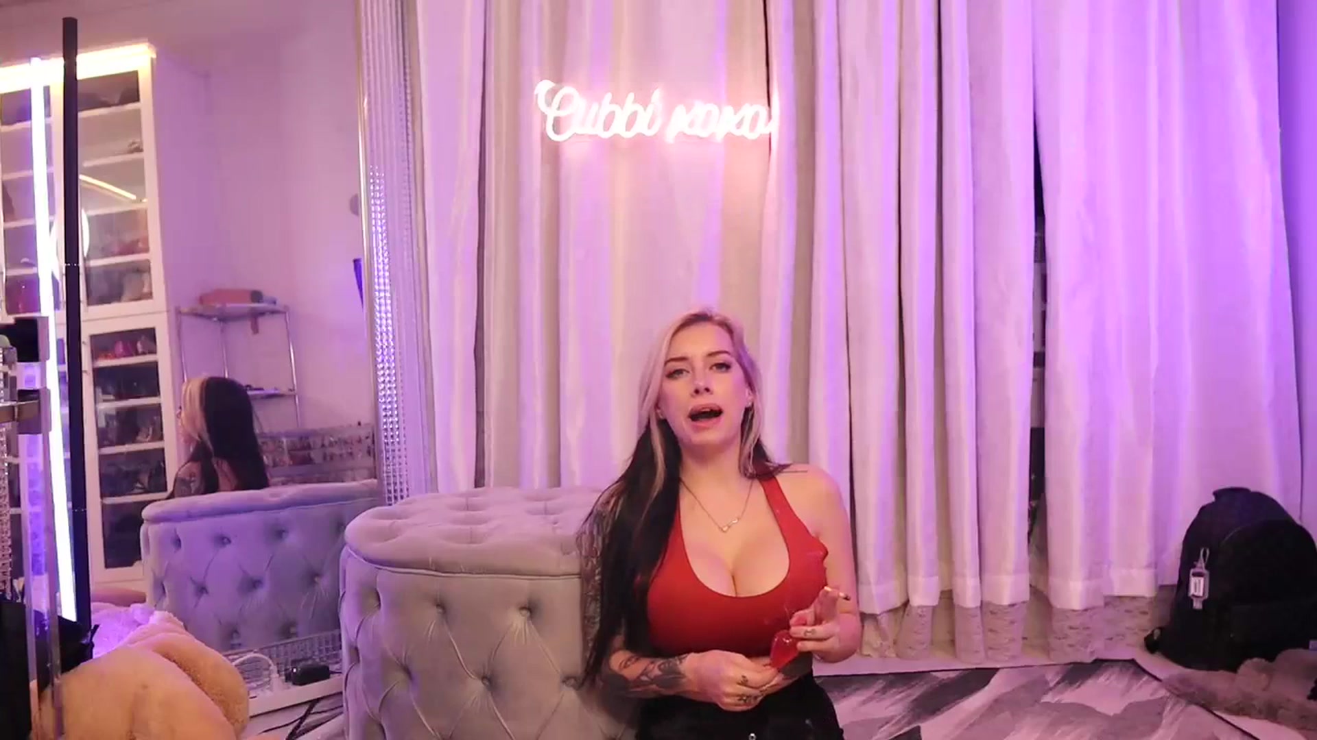 Gallery image thumbnail from Cubbixoxo's myfreecams stream on, 08/22/2023, 04:14 image 9 of 20