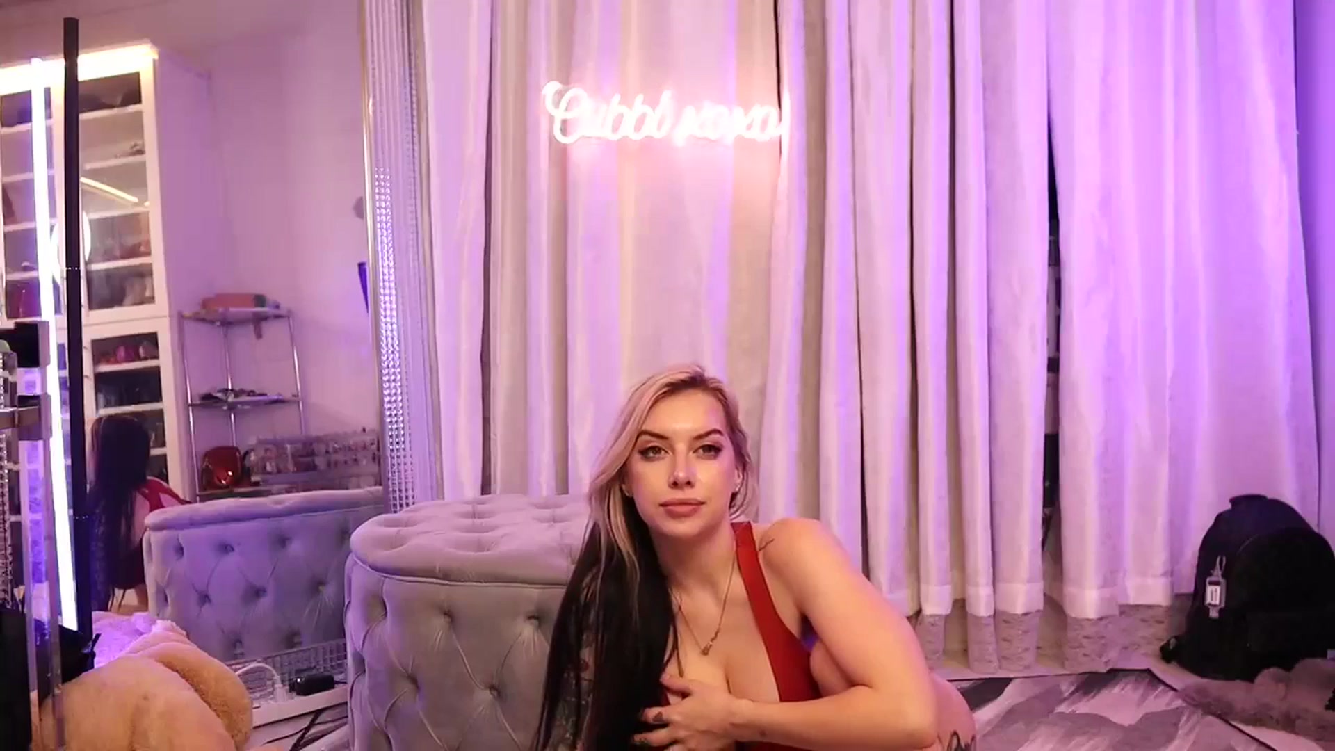 Gallery image thumbnail from Cubbixoxo's myfreecams stream on, 08/22/2023, 04:14 image 20 of 20