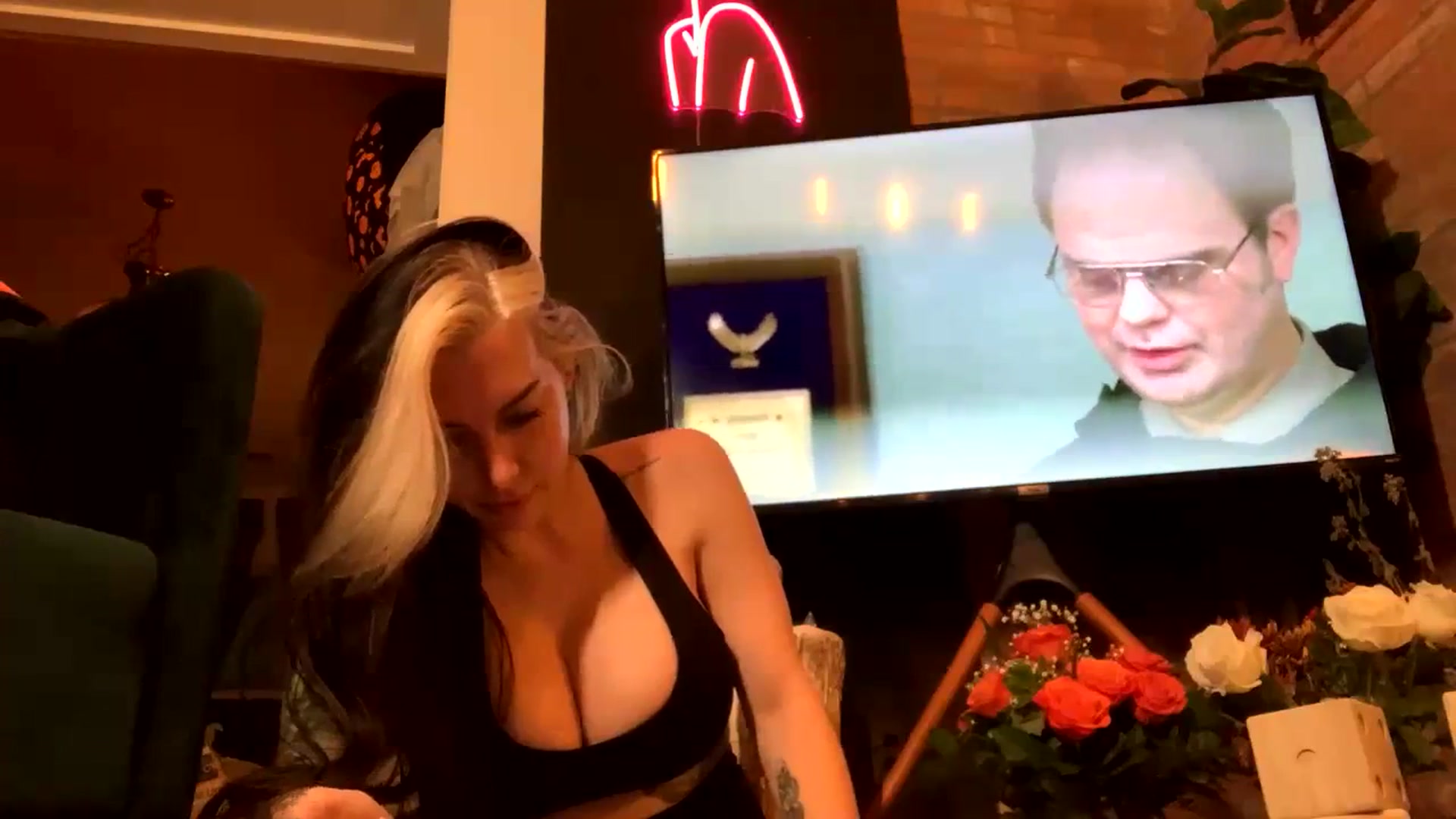 Gallery image thumbnail from Cubbixoxo's myfreecams stream on, 09/14/2023, 04:35 image 3 of 20
