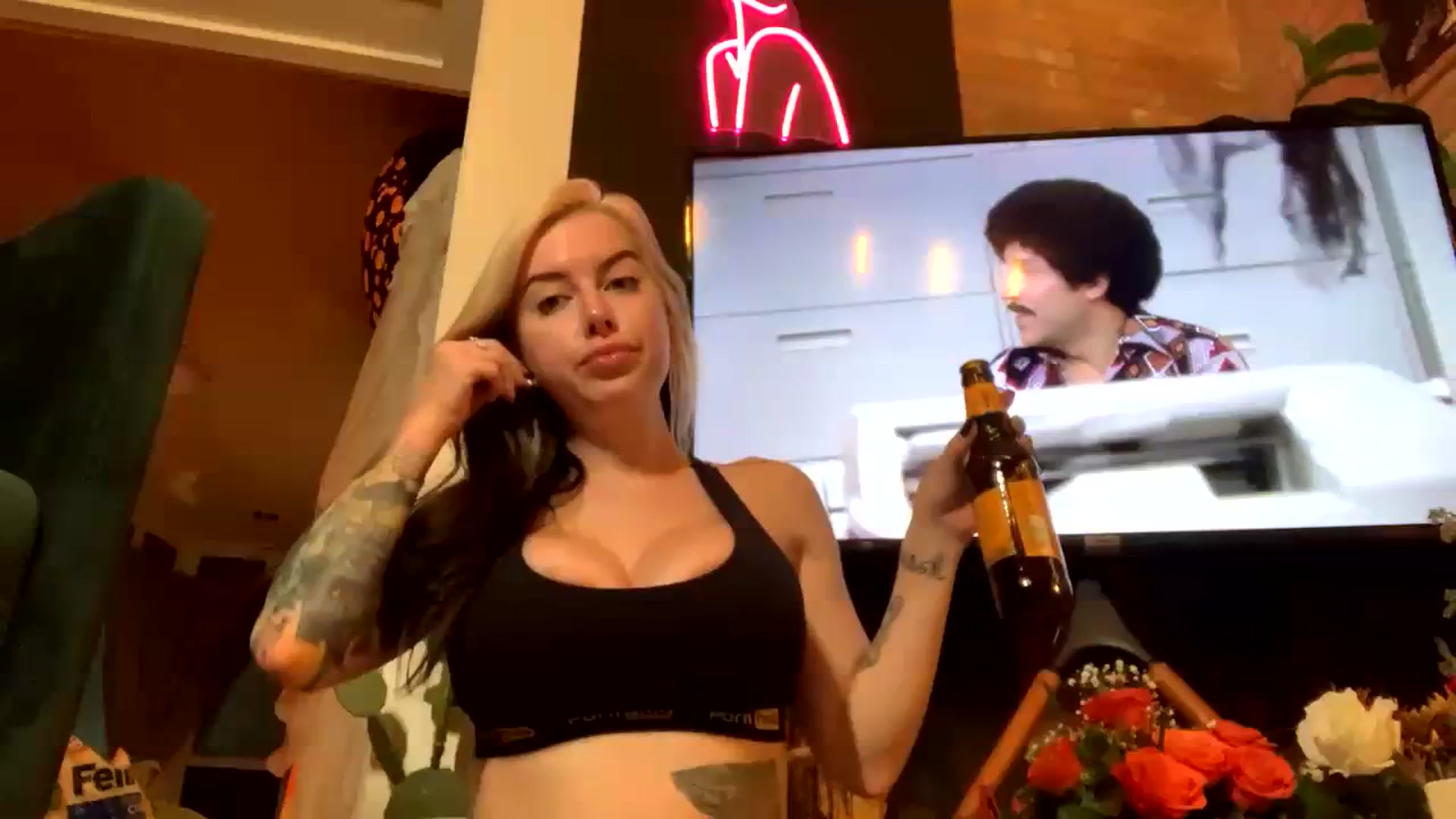 Gallery image thumbnail from Cubbixoxo's myfreecams stream on, 09/14/2023, 04:35 image 13 of 20