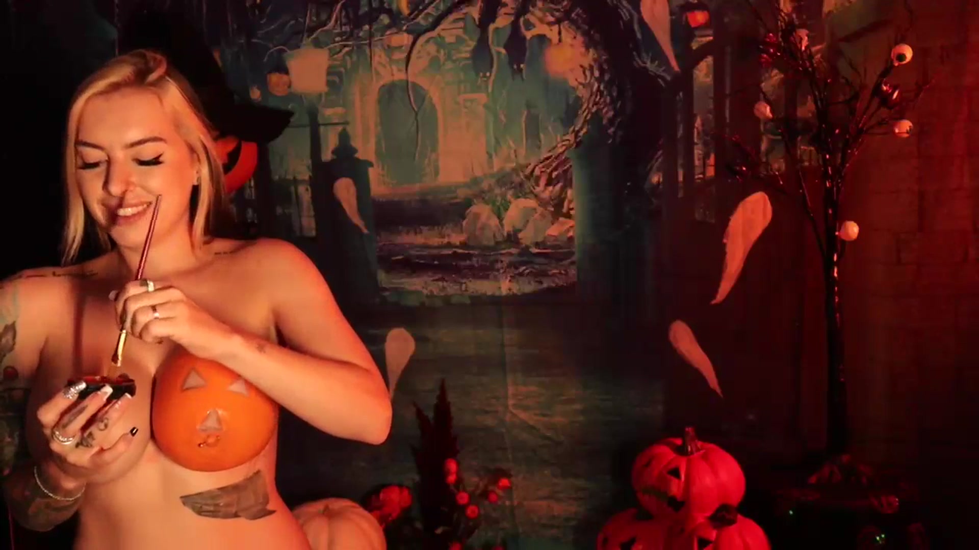 Gallery image thumbnail from Cubbixoxo's myfreecams stream on, 10/03/2023, 01:54 image 19 of 20