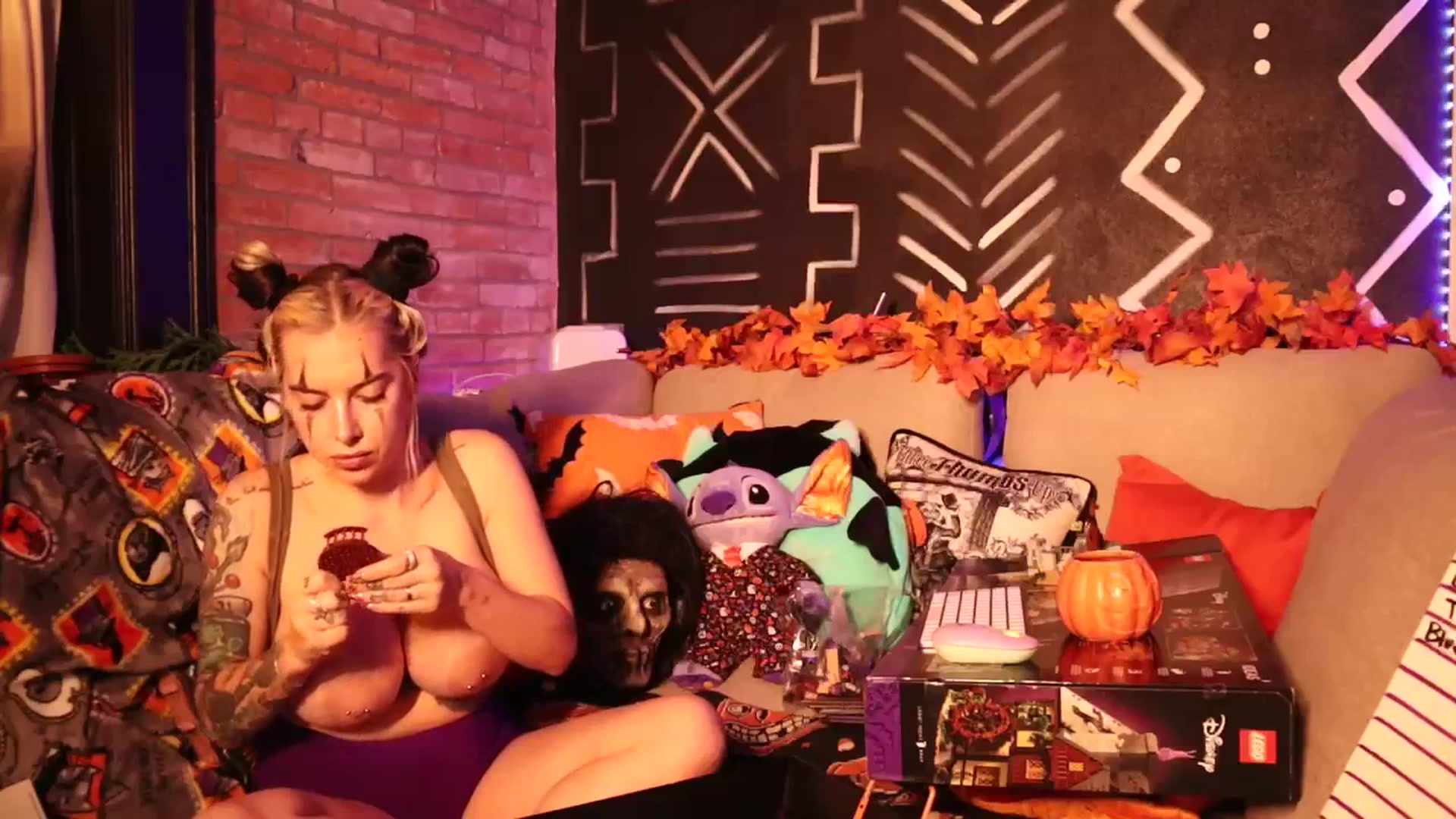 Gallery image thumbnail from Cubbixoxo's myfreecams stream on, 10/05/2023, 04:16 image 19 of 20