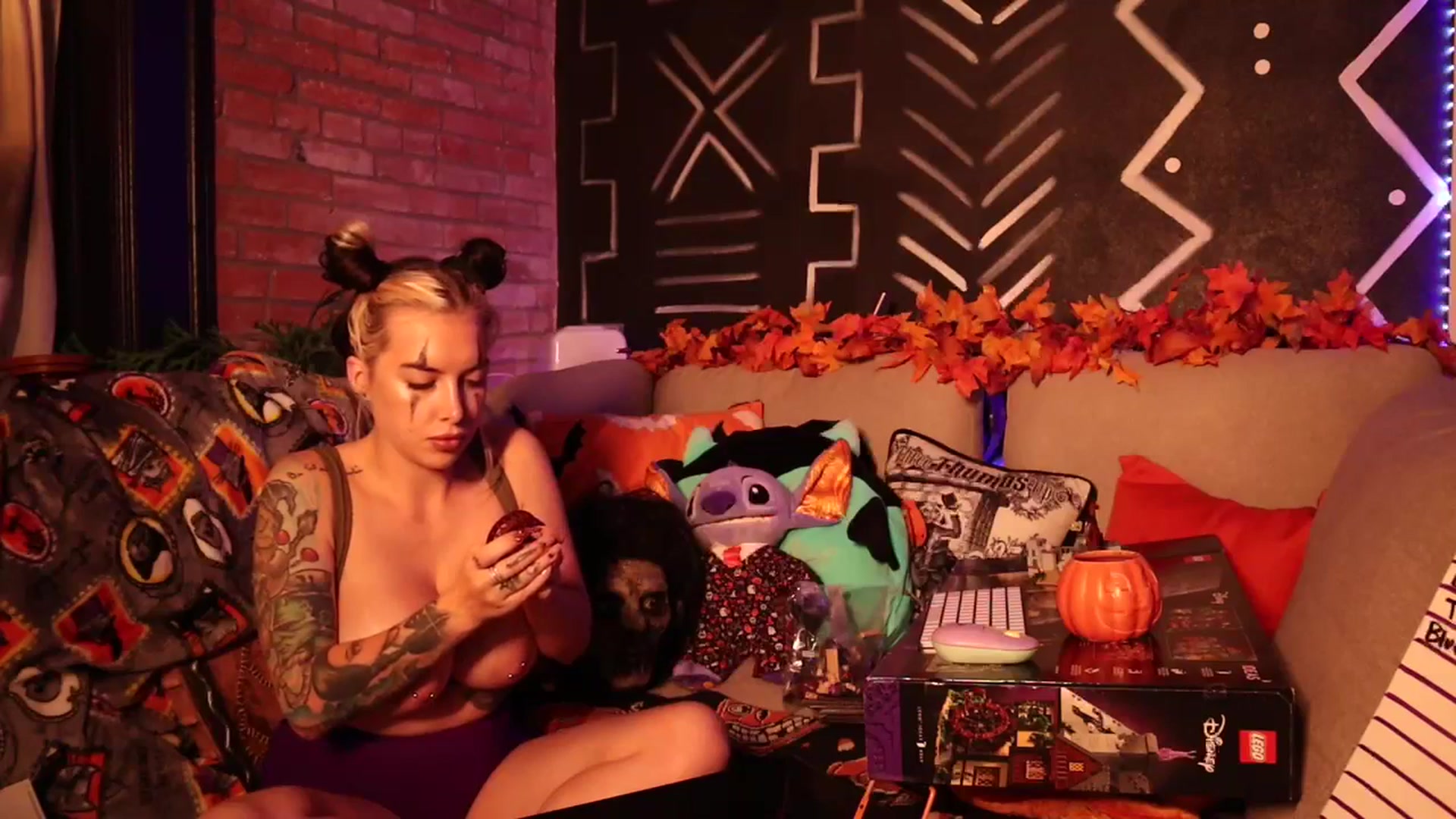 Gallery image thumbnail from Cubbixoxo's myfreecams stream on, 10/05/2023, 04:16 image 18 of 20