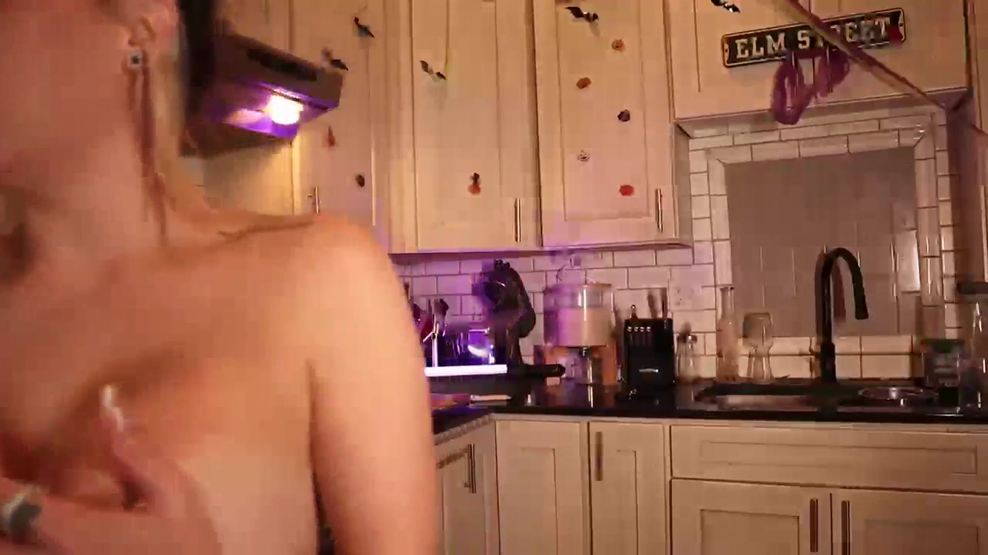 Gallery image thumbnail from Cubbixoxo's myfreecams stream on, 10/08/2023, 03:10 image 5 of 20