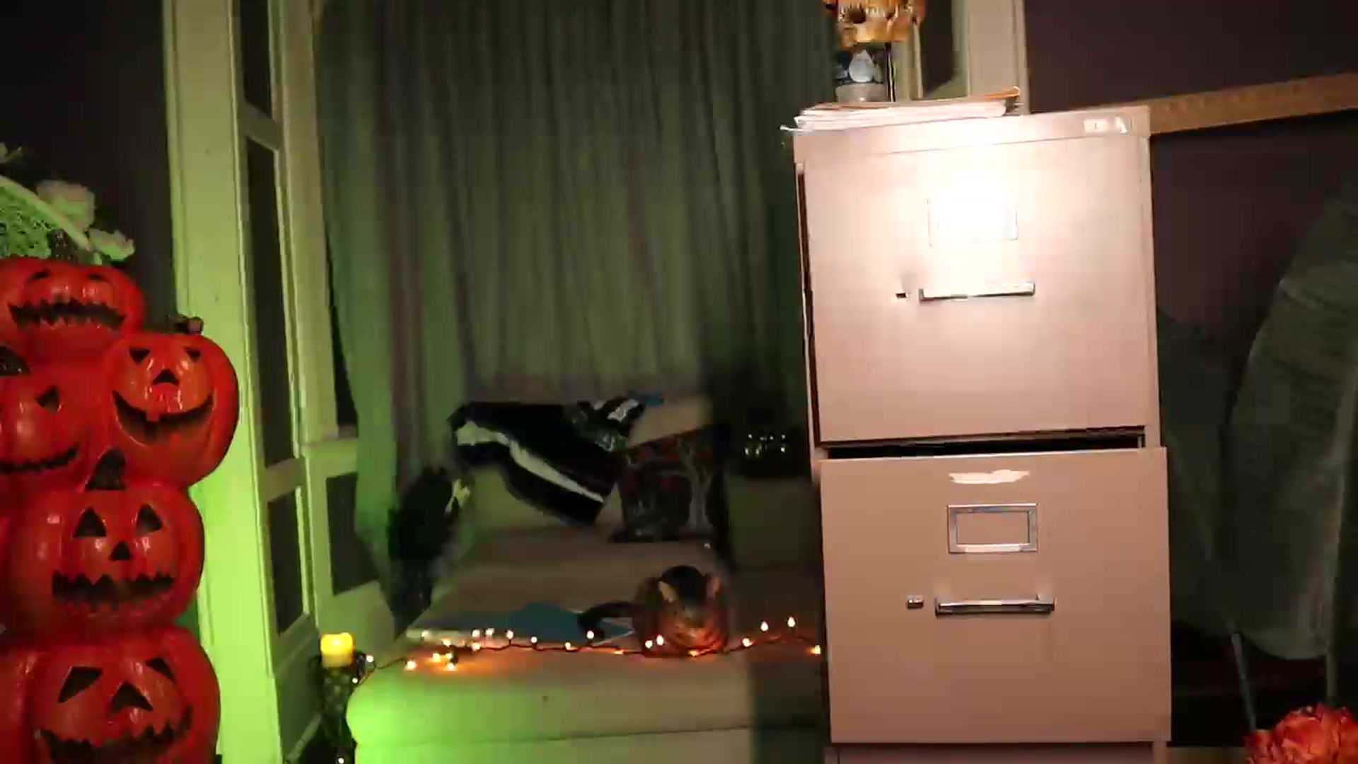 Gallery image thumbnail from Cubbixoxo's myfreecams stream on, 10/15/2023, 04:14 image 19 of 20