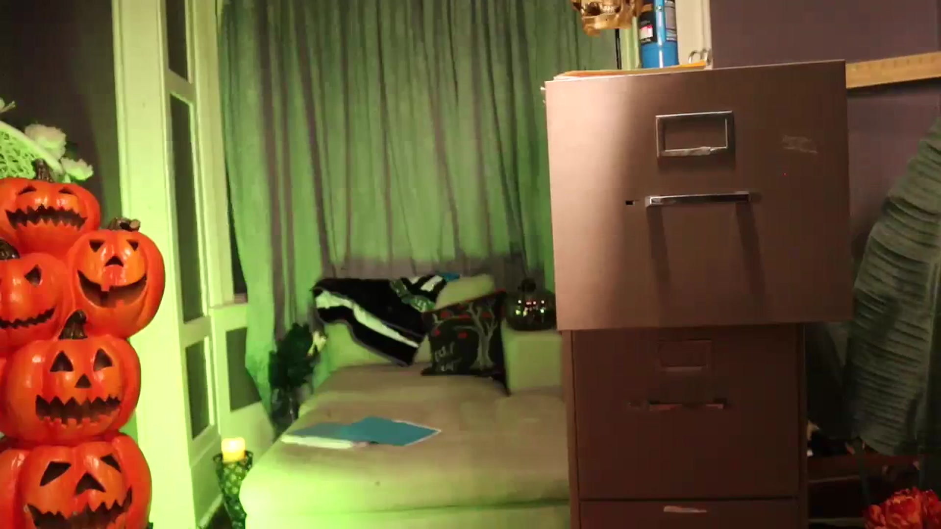 Gallery image thumbnail from Cubbixoxo's myfreecams stream on, 10/15/2023, 05:37 image 9 of 20