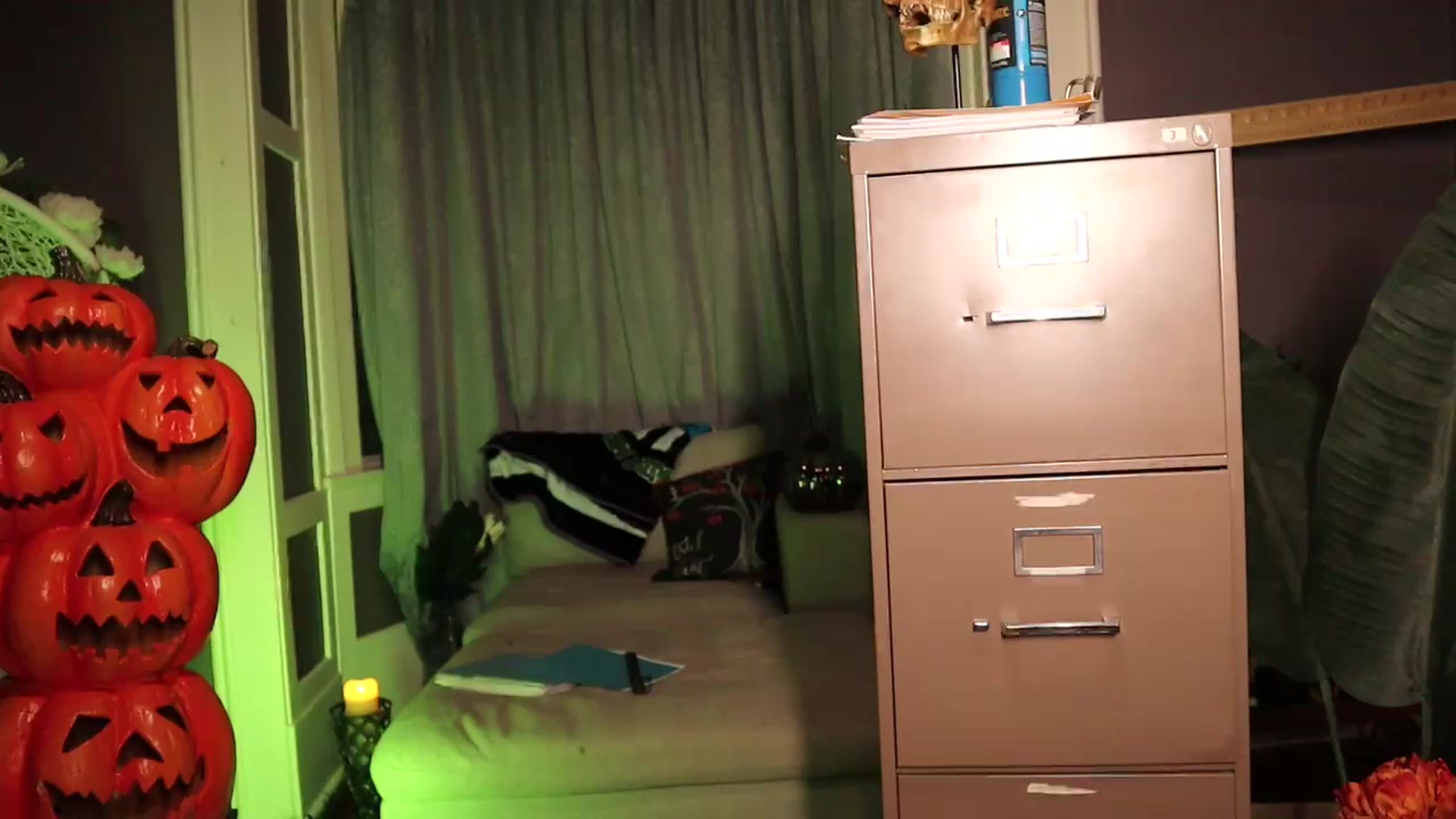 Gallery image thumbnail from Cubbixoxo's myfreecams stream on, 10/15/2023, 05:37 image 10 of 20