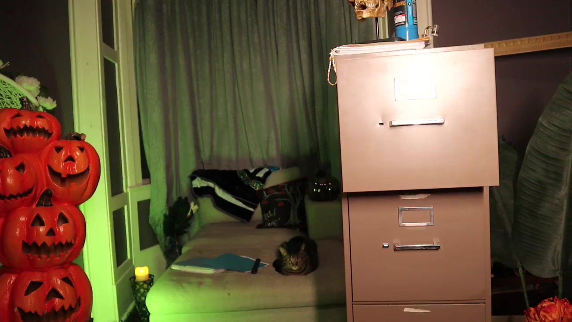 Gallery image thumbnail from Cubbixoxo's myfreecams stream on, 10/15/2023, 05:37 image 17 of 20