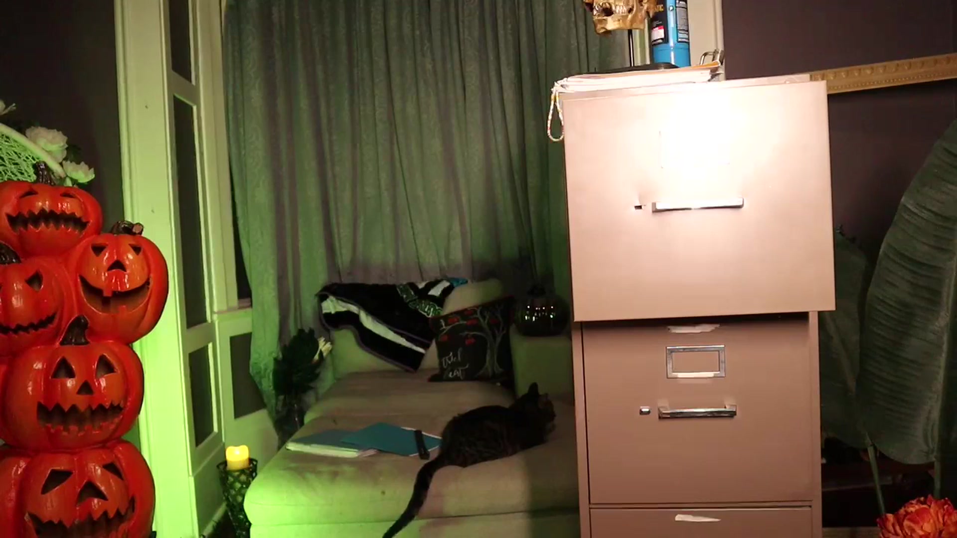 Gallery image thumbnail from Cubbixoxo's myfreecams stream on, 10/15/2023, 05:37 image 15 of 20