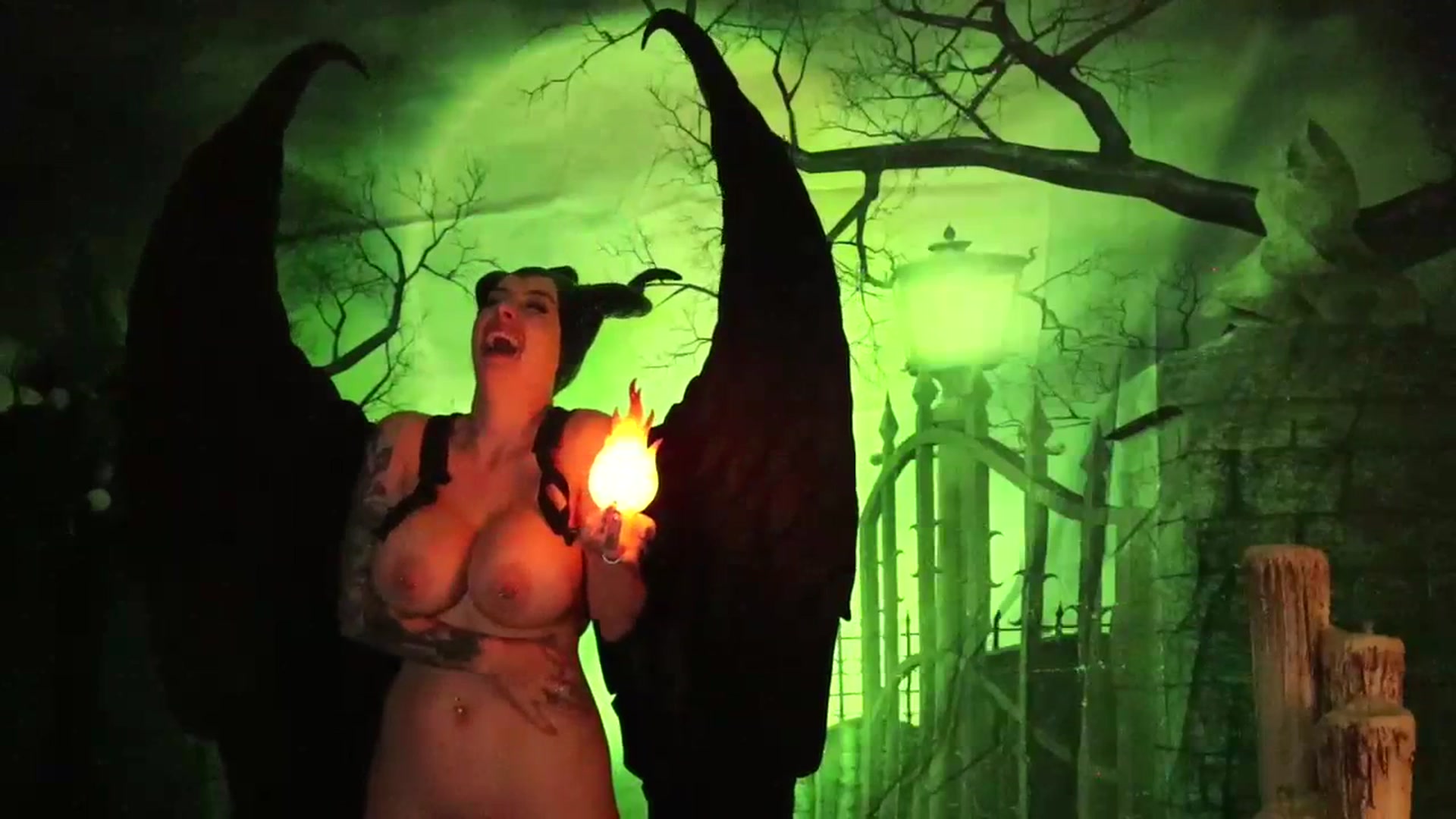 Gallery image thumbnail from Cubbixoxo's myfreecams stream on, 10/17/2023, 06:16 image 16 of 20