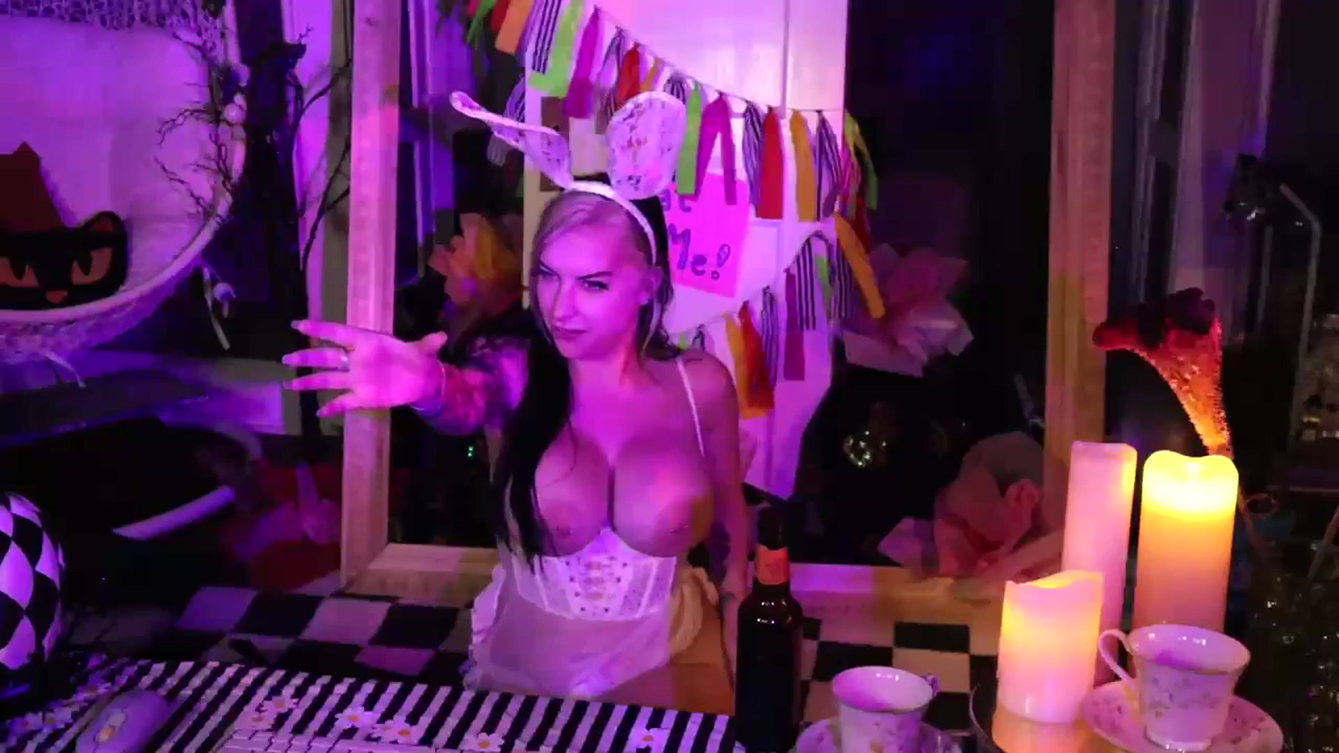 Gallery image thumbnail from Cubbixoxo's myfreecams stream on, 10/21/2023, 06:34 image 2 of 20