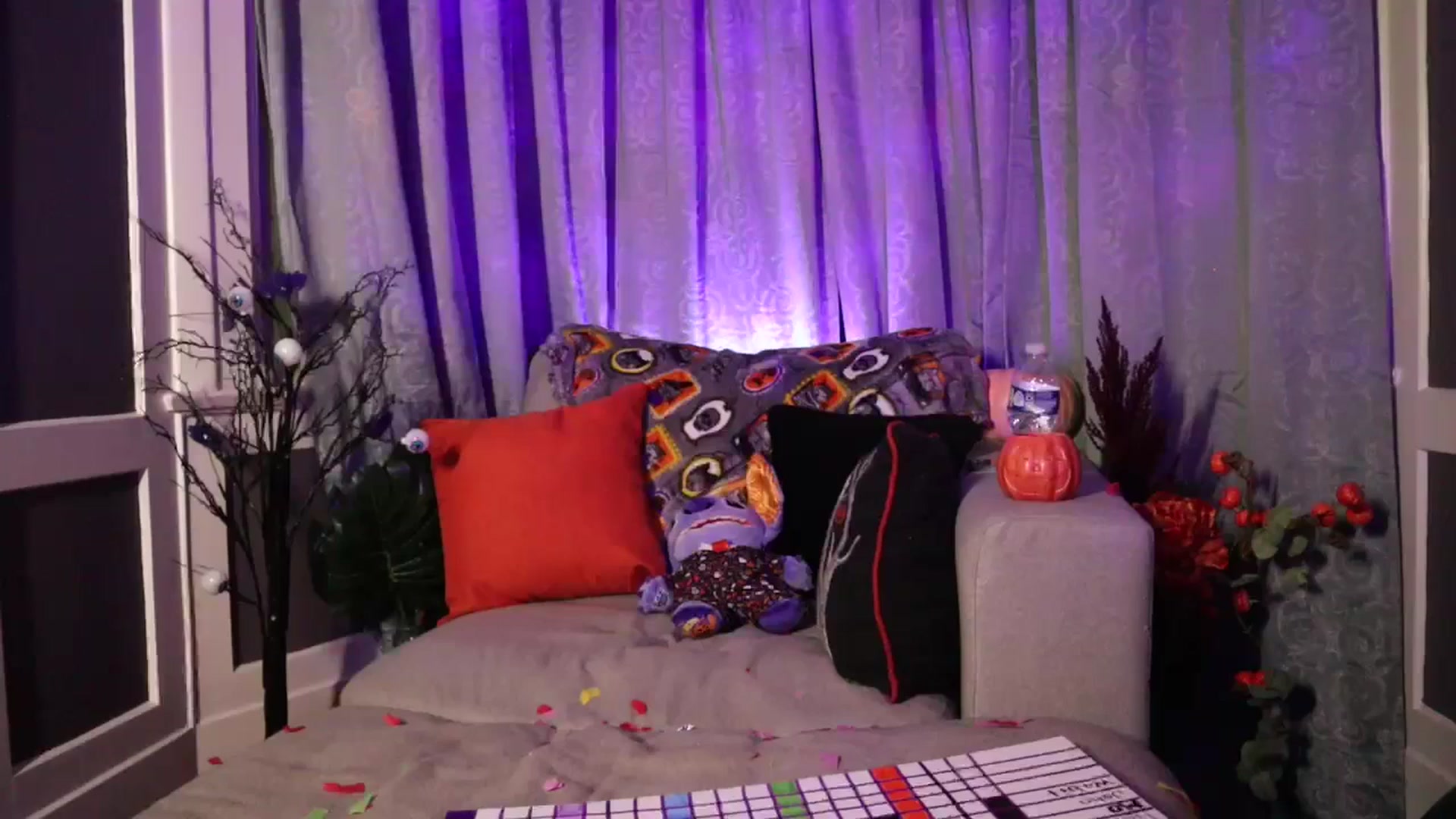 Gallery image thumbnail from Cubbixoxo's myfreecams stream on, 10/24/2023, 05:21 image 8 of 20