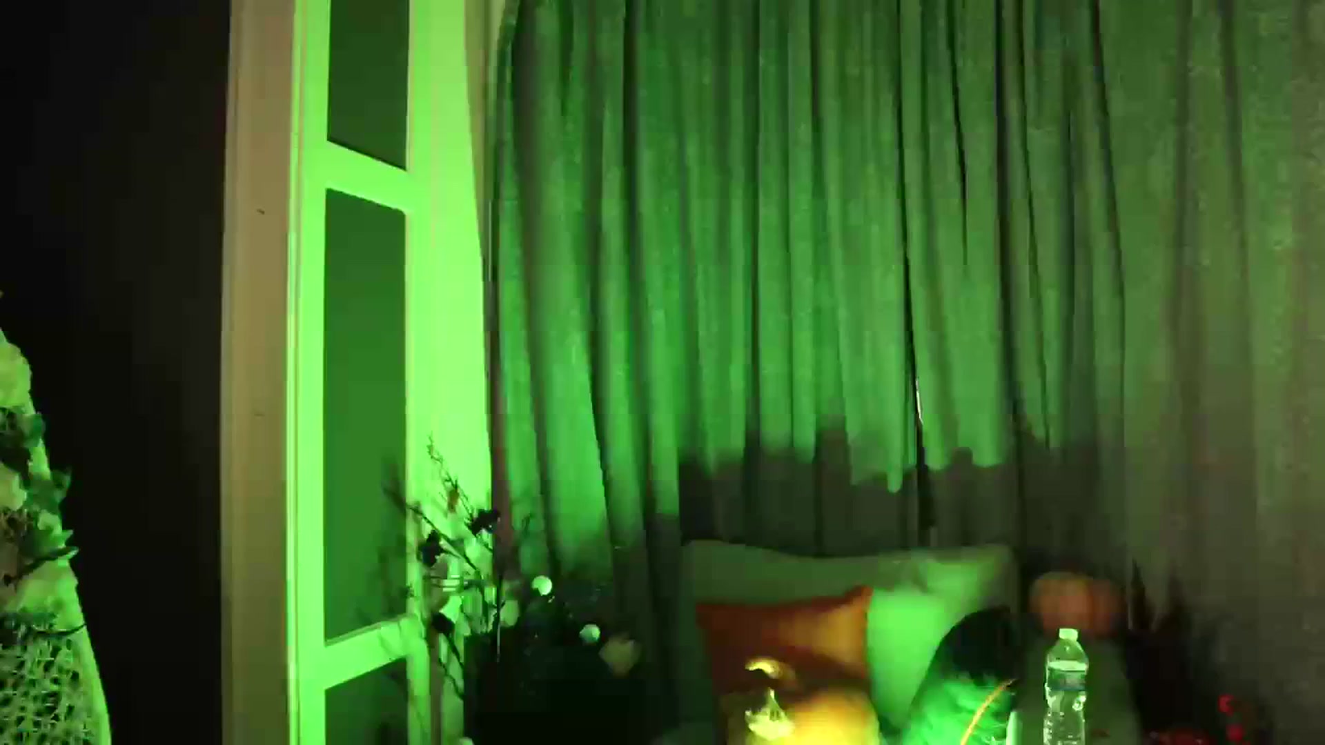 Gallery image thumbnail from Cubbixoxo's myfreecams stream on, 10/26/2023, 03:15 image 11 of 20