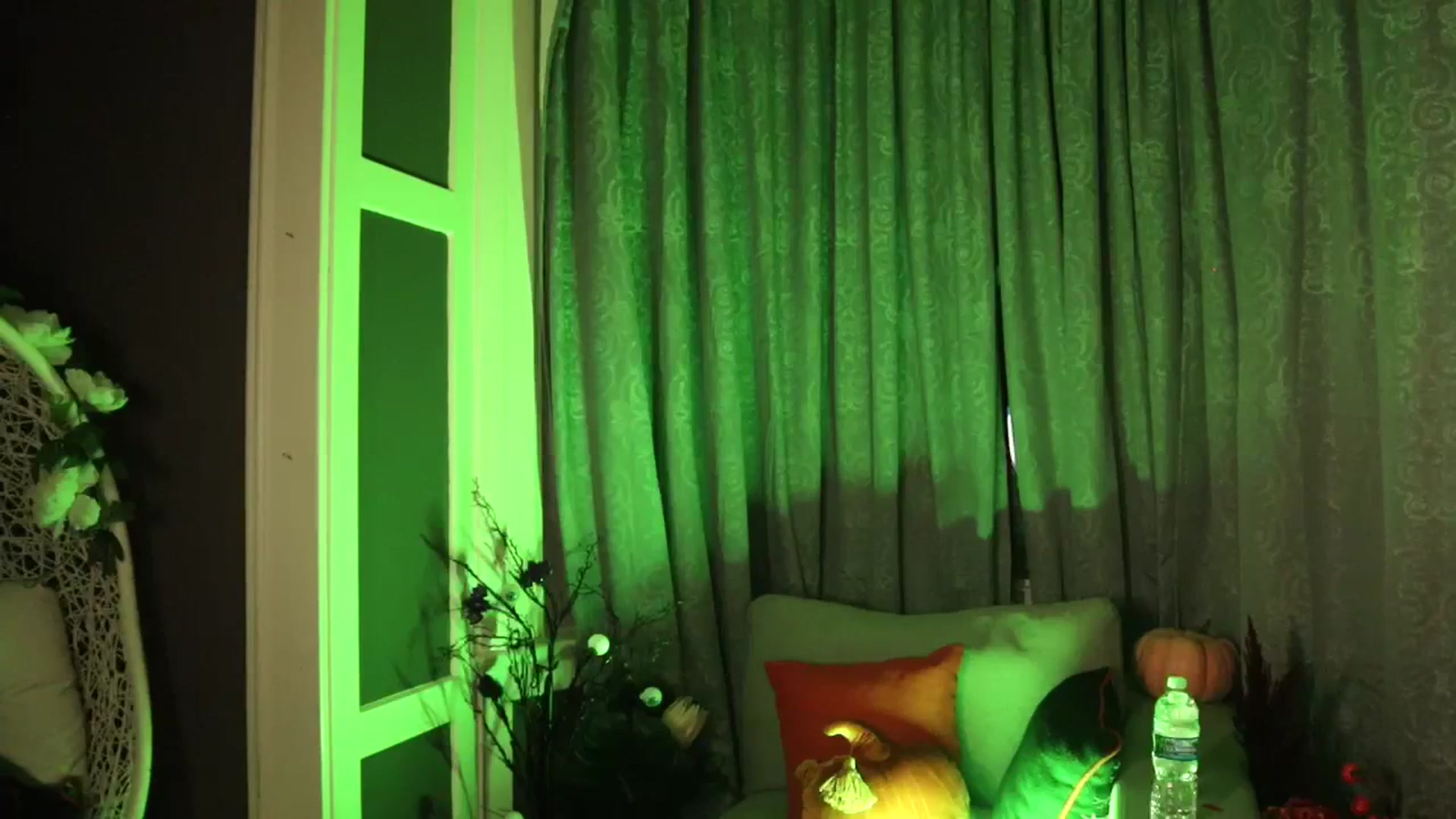 Gallery image thumbnail from Cubbixoxo's myfreecams stream on, 10/26/2023, 04:34 image 4 of 20