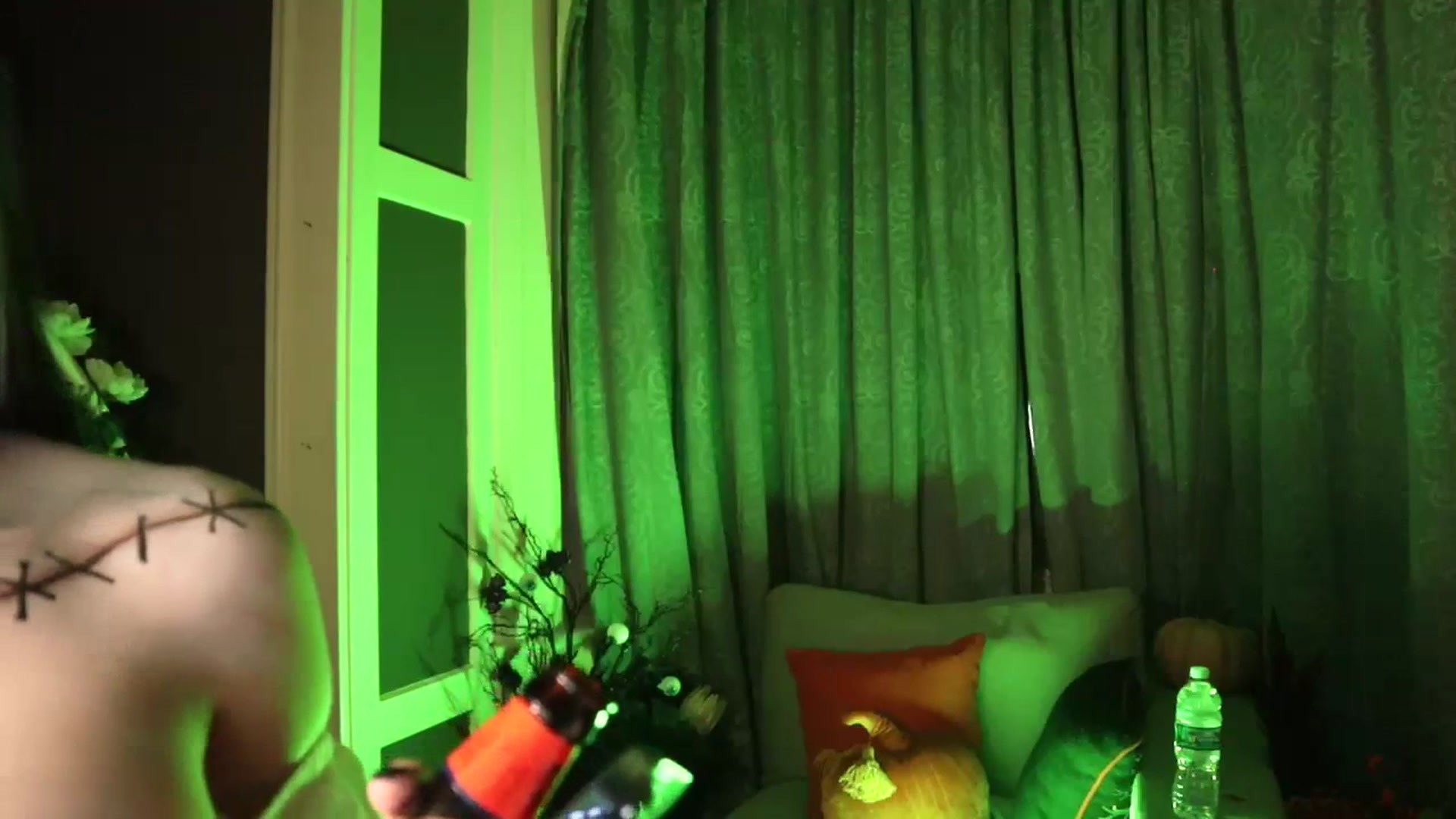 Gallery image thumbnail from Cubbixoxo's myfreecams stream on, 10/26/2023, 04:34 image 18 of 20